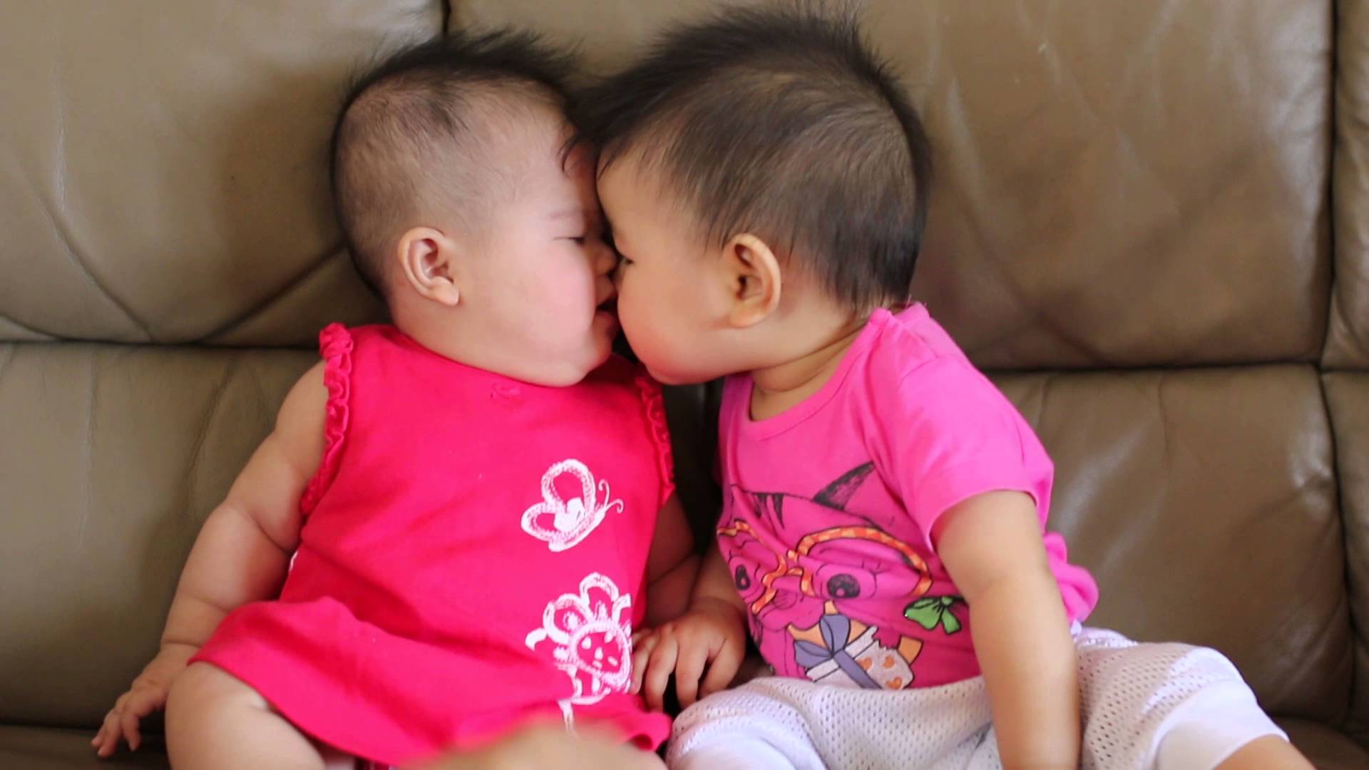 Cute baby kiss her.. YES!