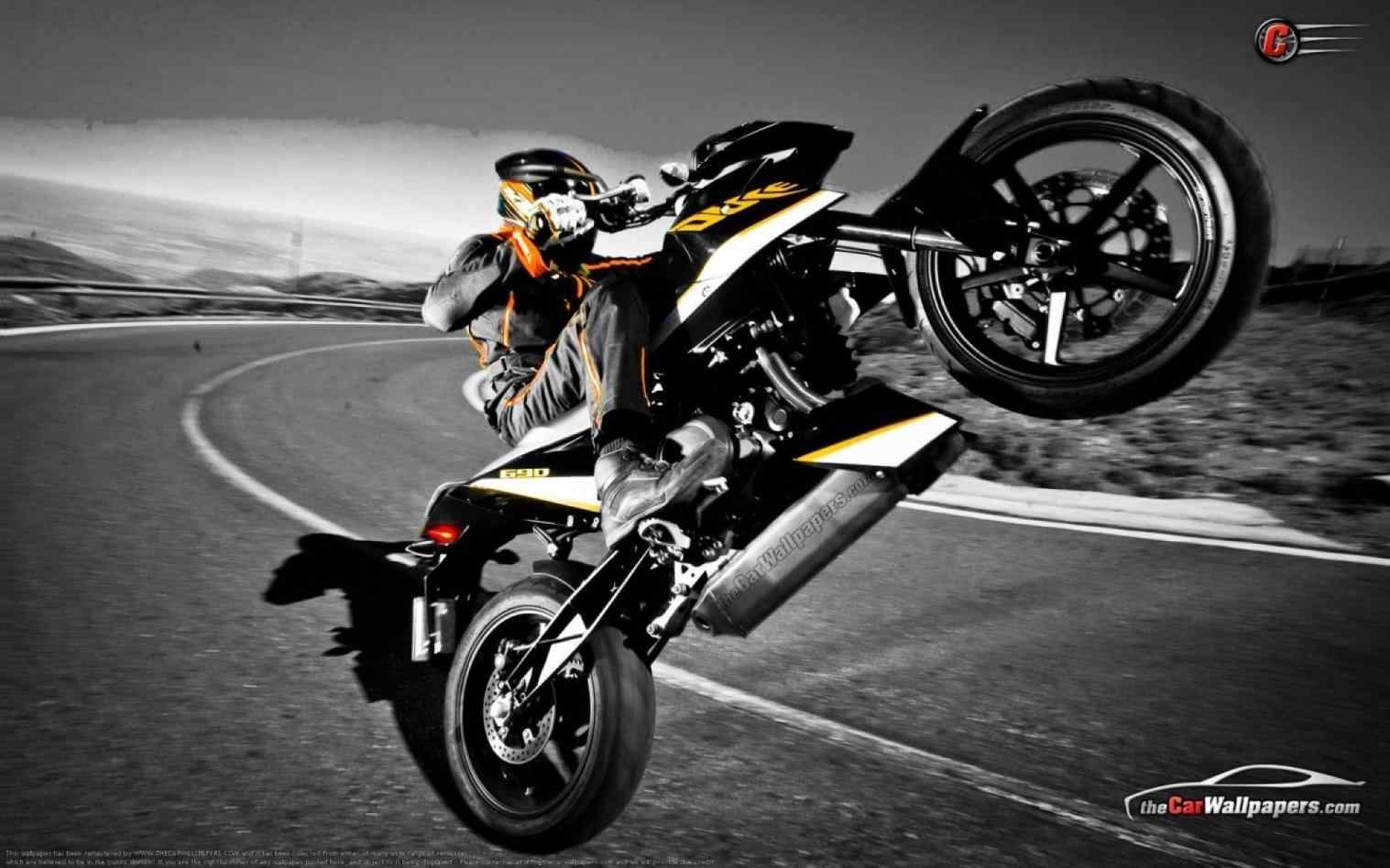 Street Bike Stunts Wallpaper