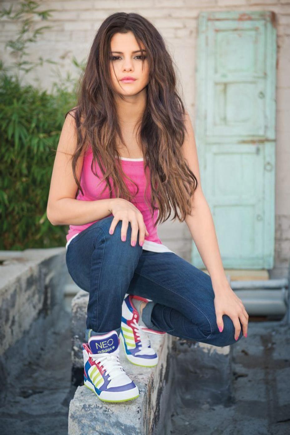 Latest Image of Selena Gomez. Download New Wallpaper HD