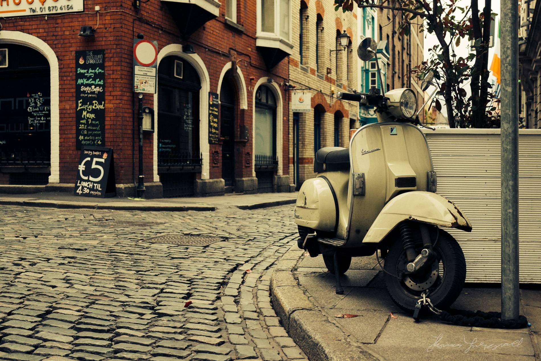 Vespa Wallpaper