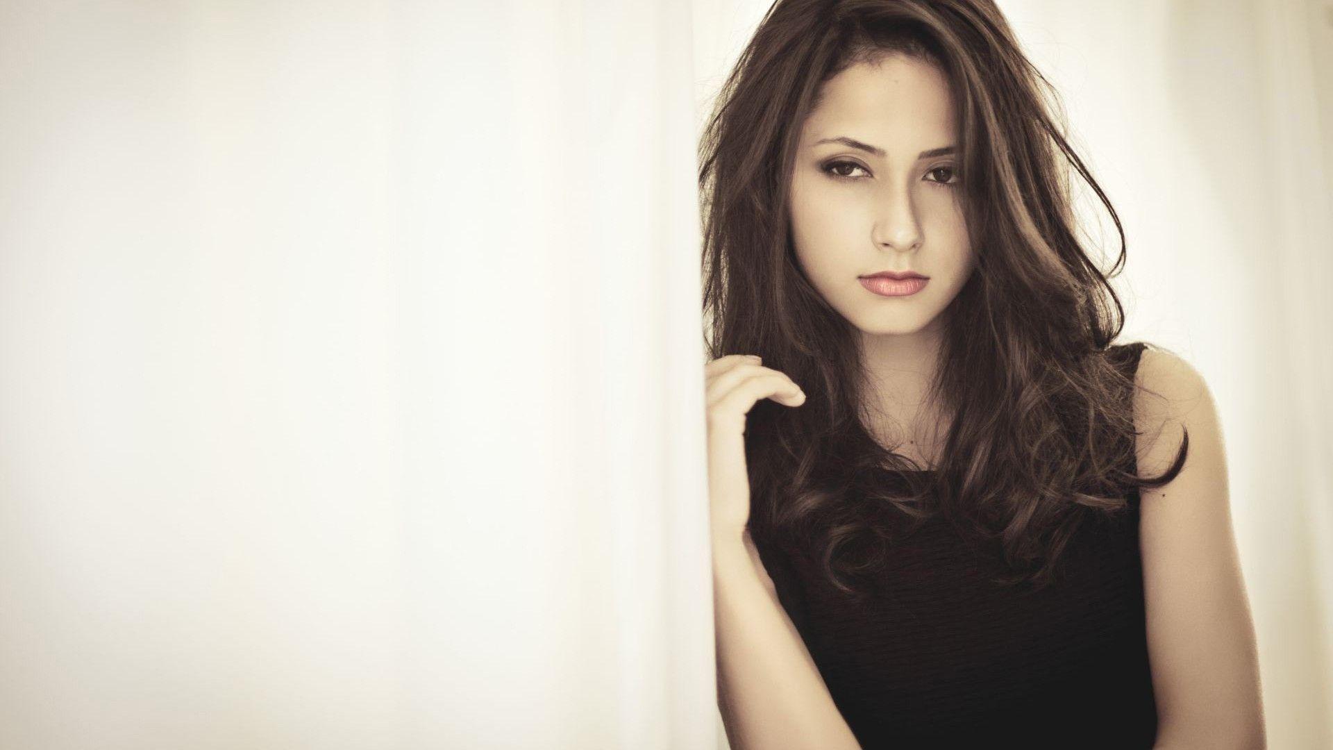 Pretty Girl Wallpaper