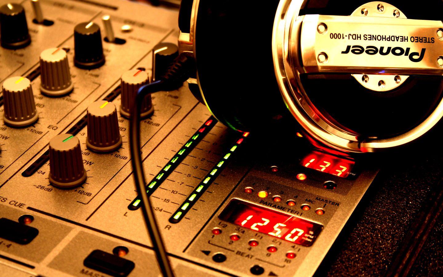 DJs Wallpaper 002