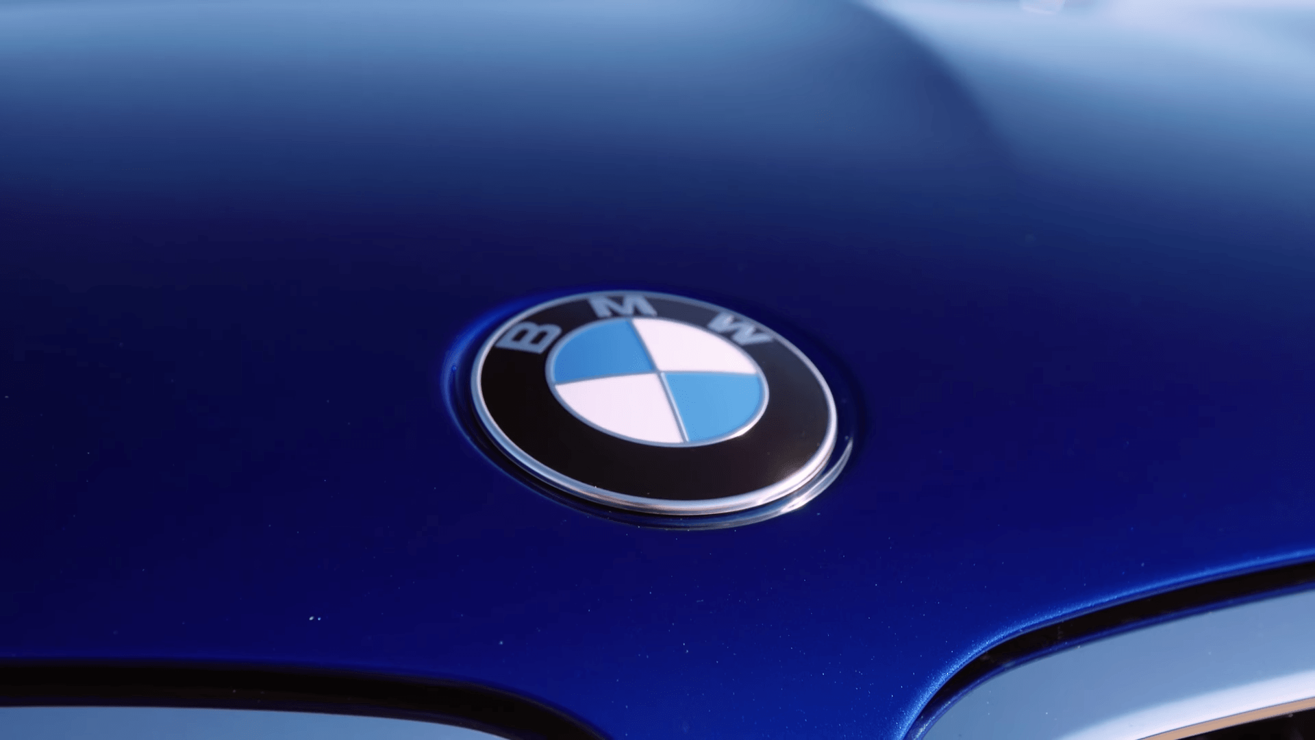 BMW M5 Logo View HD Wallpaper for iPhone, Android & Desktop Background