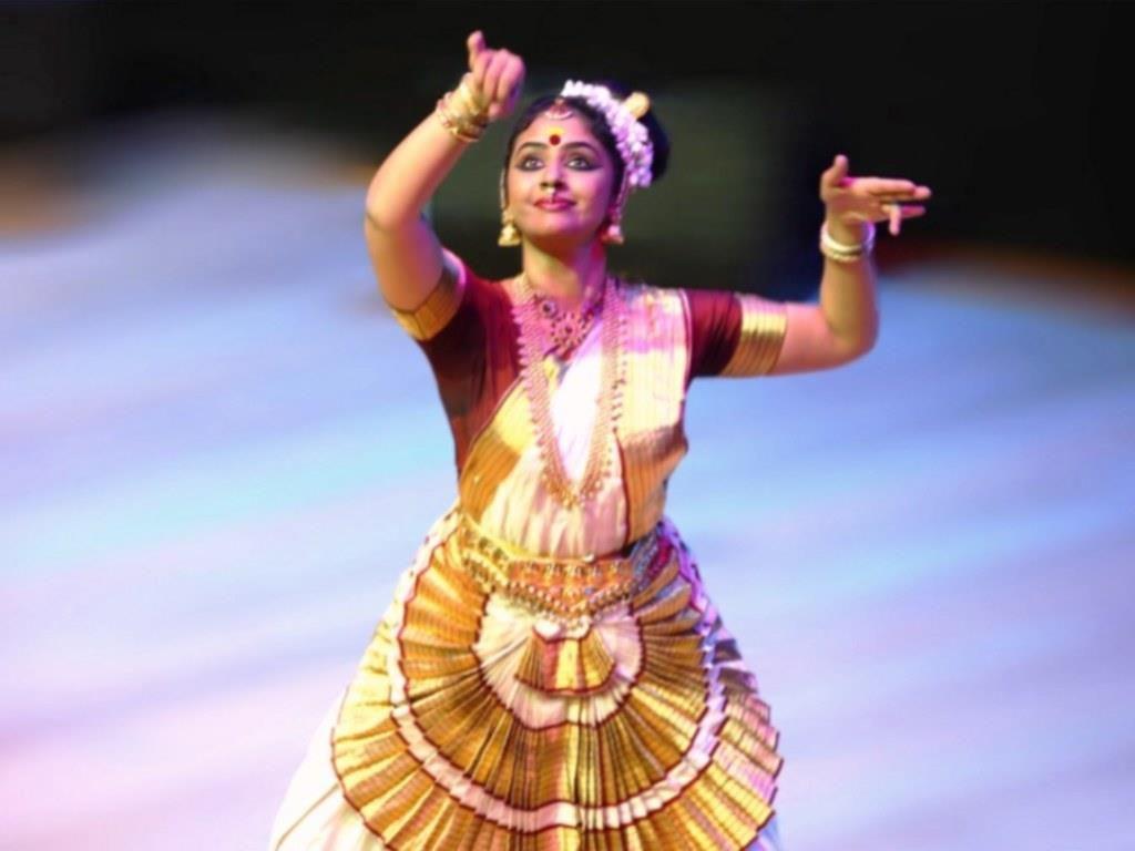 Mohiniyattam My Moz\brazilian Mom Love Dis Dance Form. Kerala
