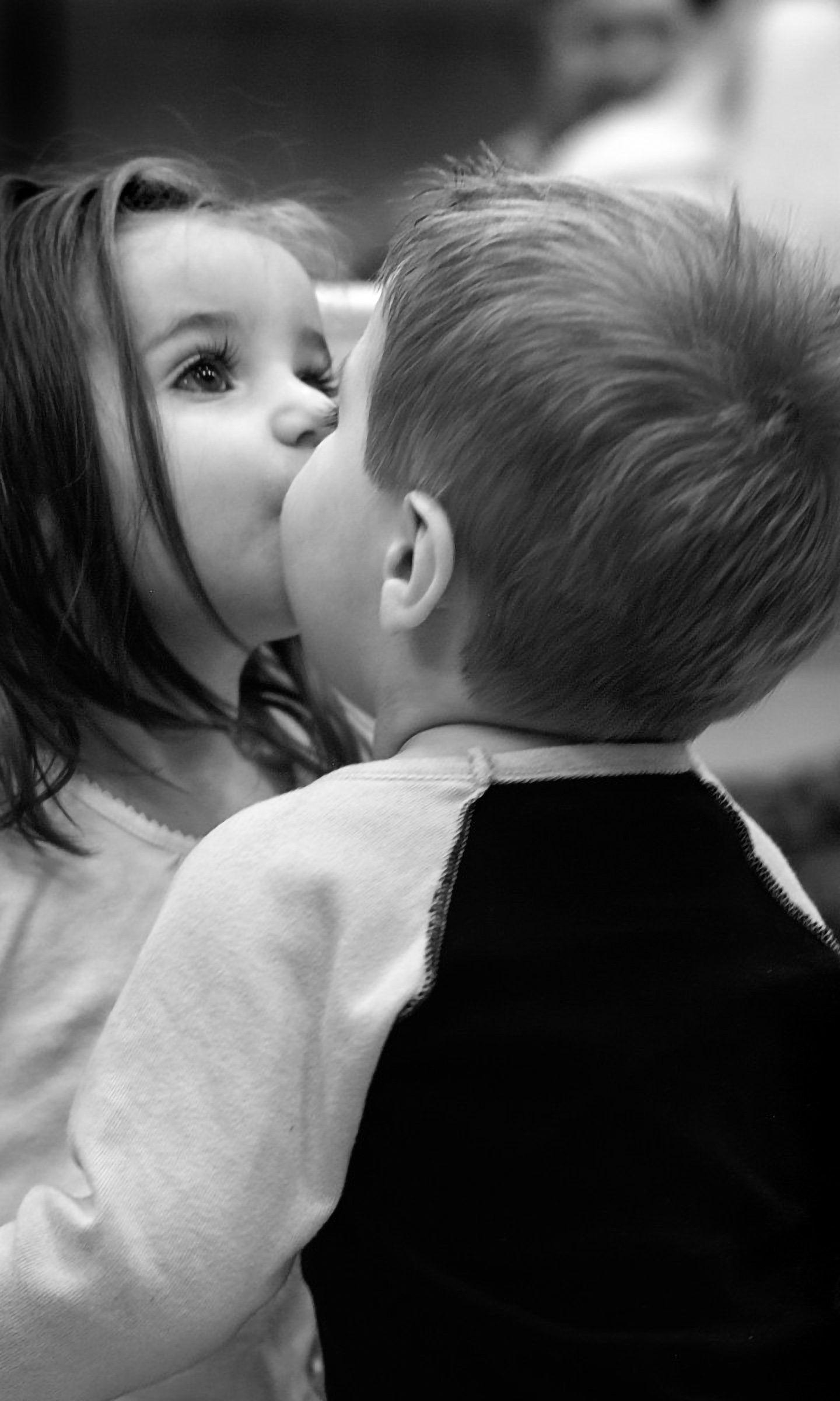 Cute Kids Kissing Monochrome Love 4K Wallpaper