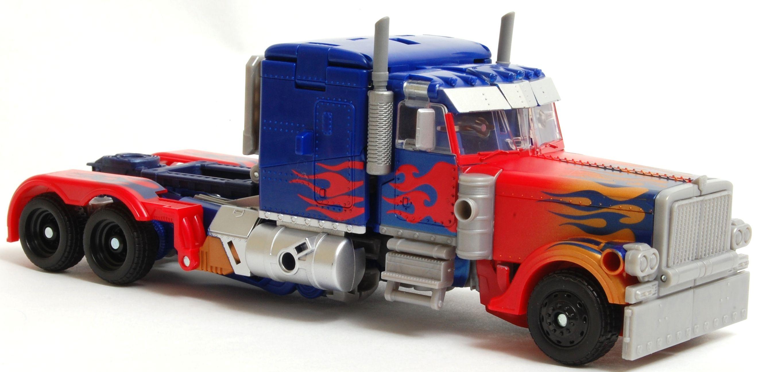 Cybertron Optimus Prime Vehicle Truck HD