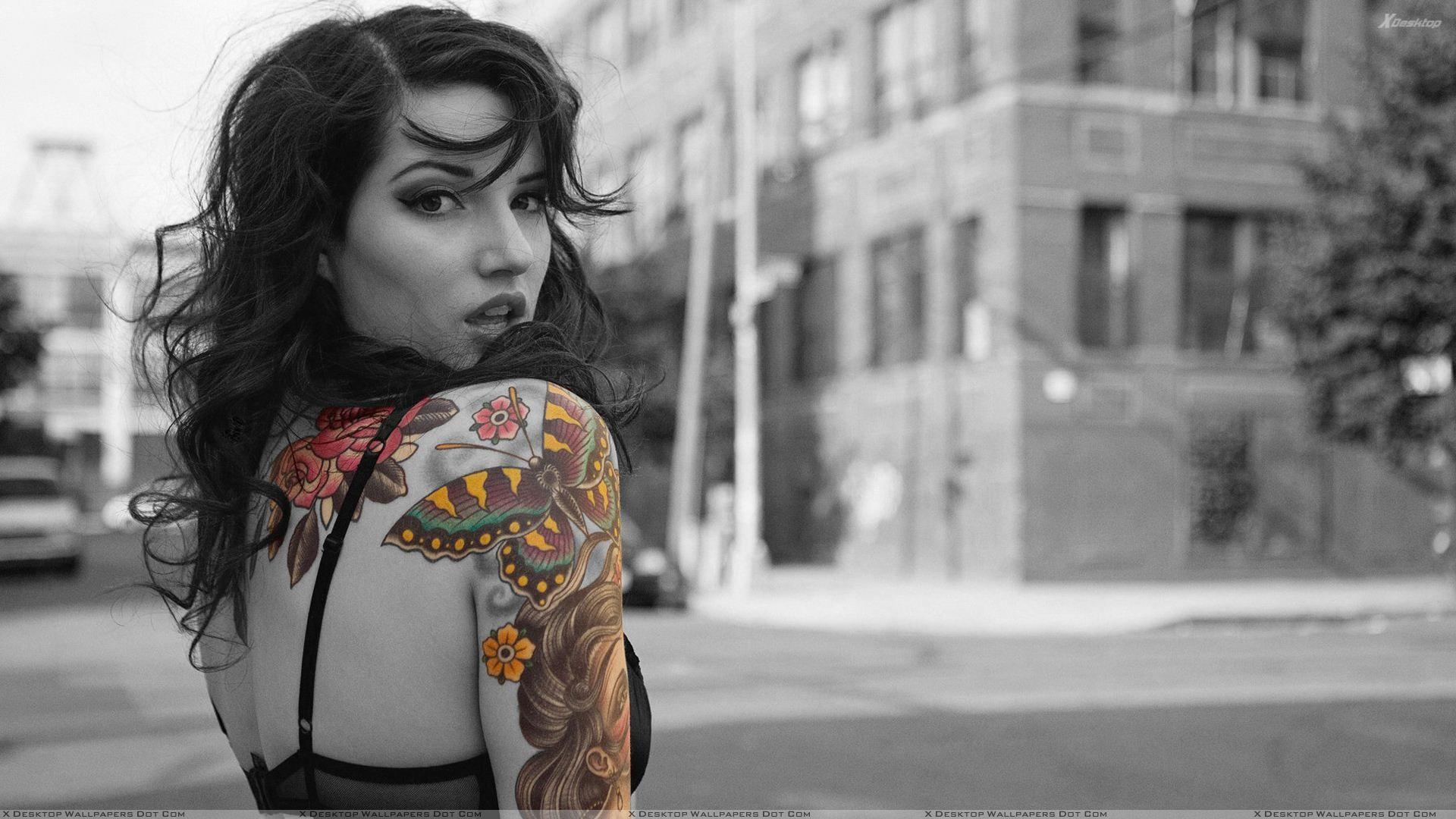 Black N White Girl With A Colored Tattoo Wallpaper