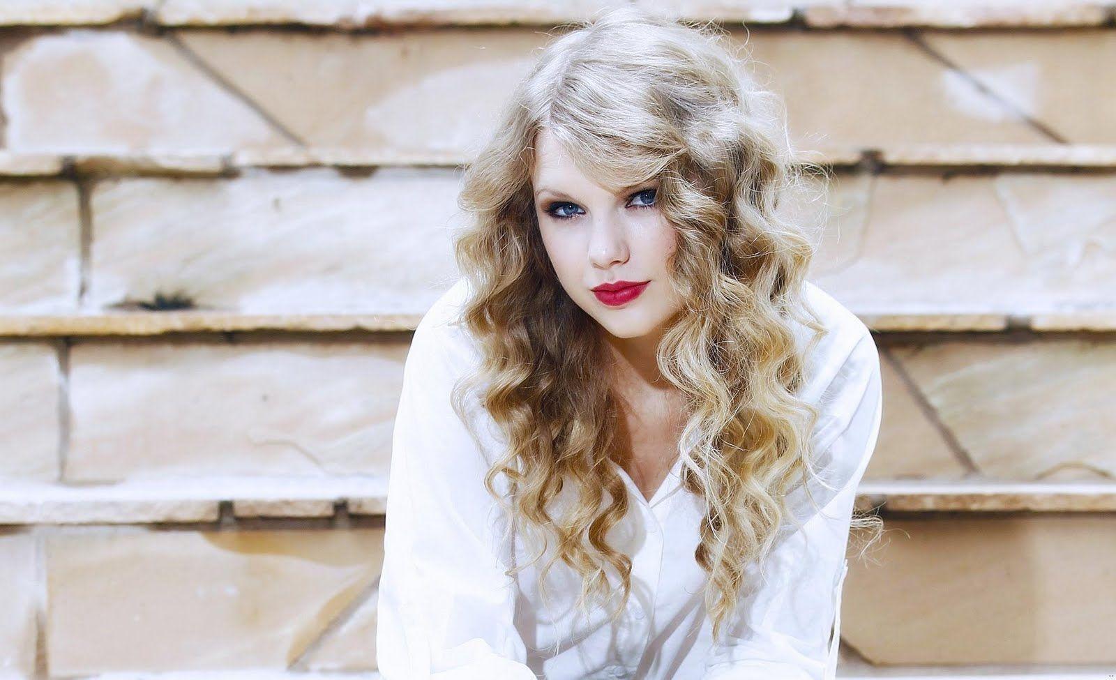 Taylor Swift Beautiful Singer Wallpaper Taste Wallpaper