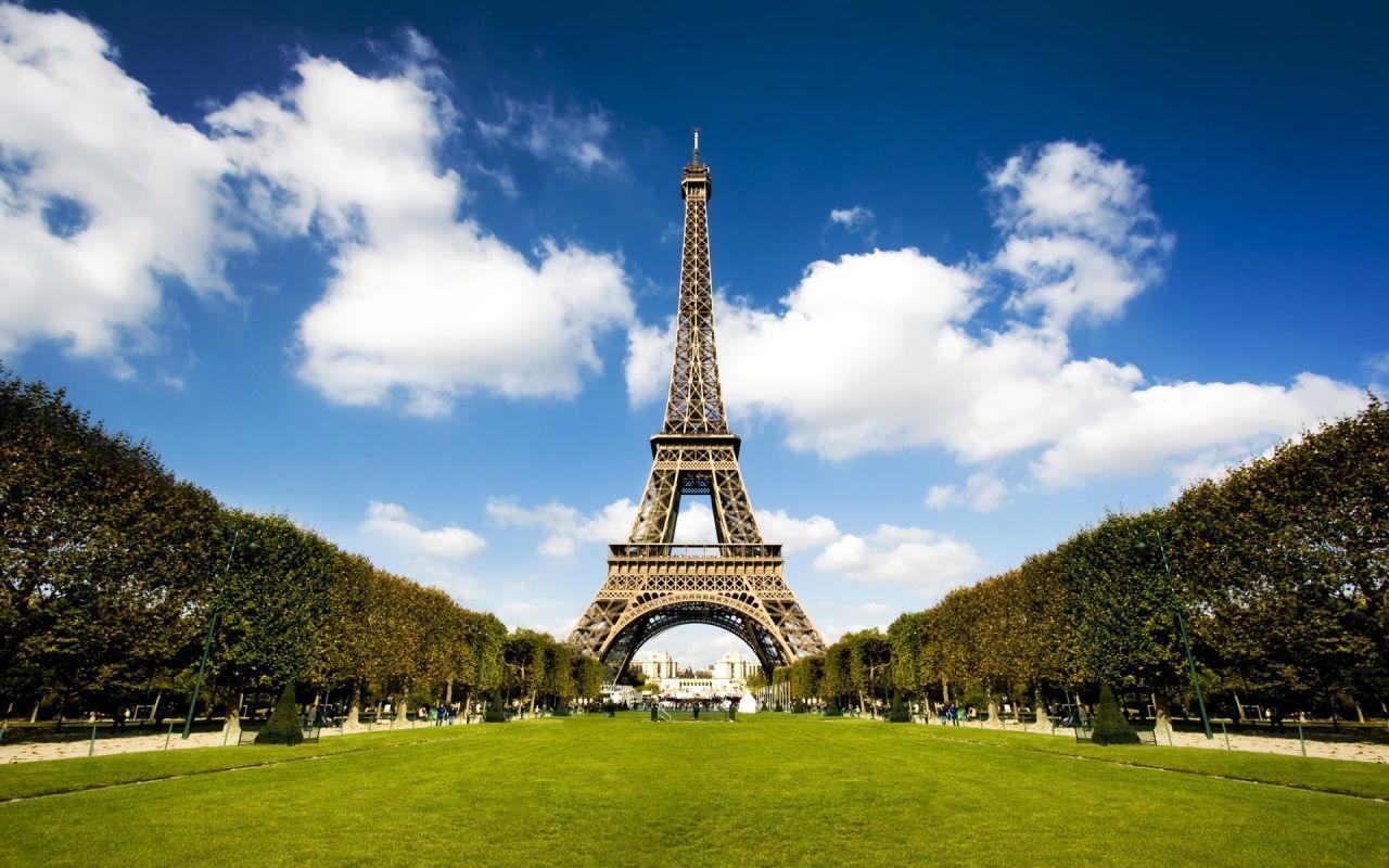 Eiffel Tower Wallpaper and Background Imagex800