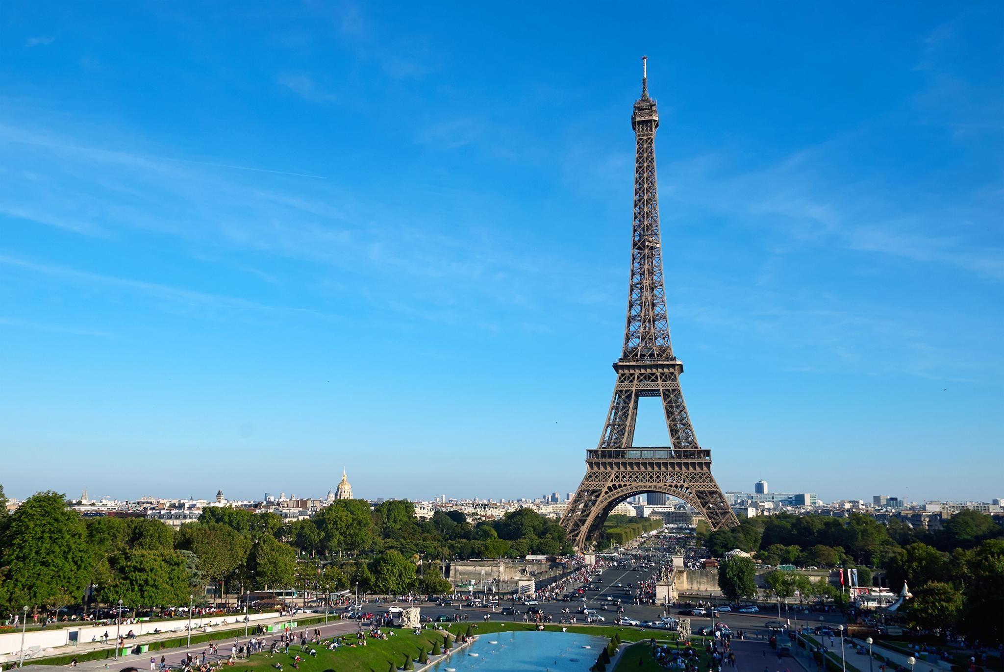 Eiffel Tower Paris France [OC][2048 x 1371]. wallpaper/ background