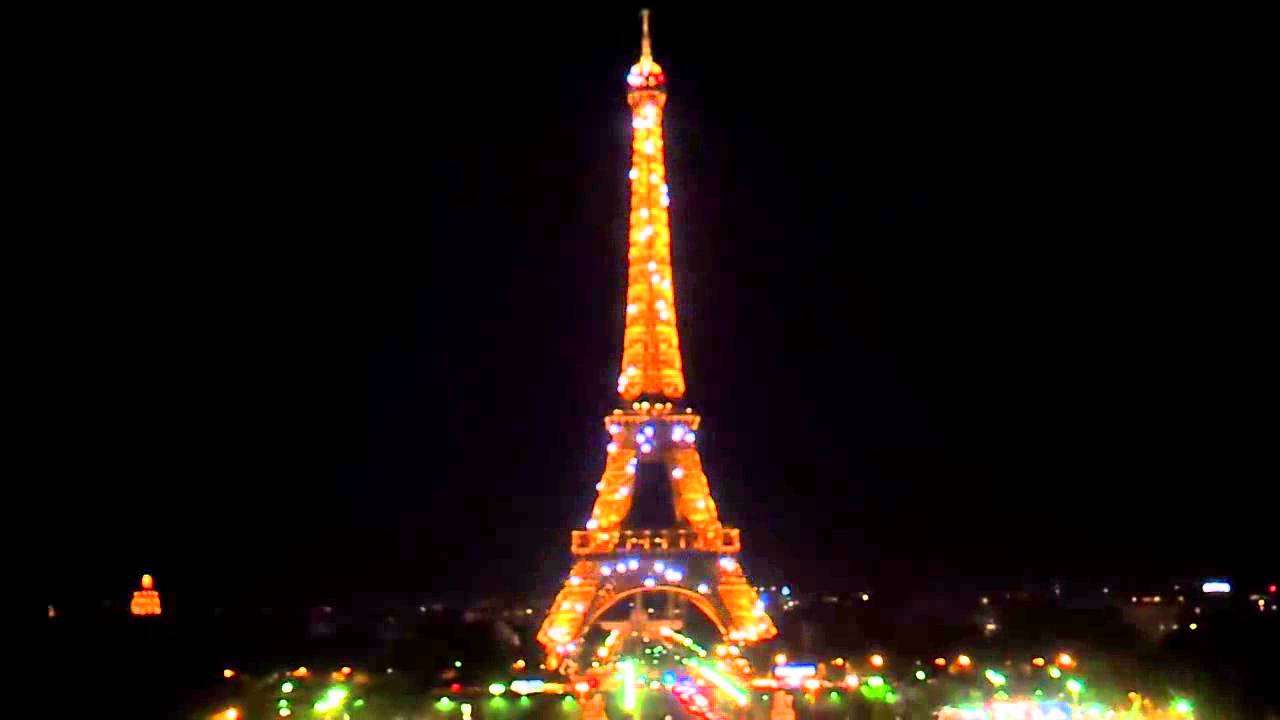 Eiffel Tower at night with Live background music