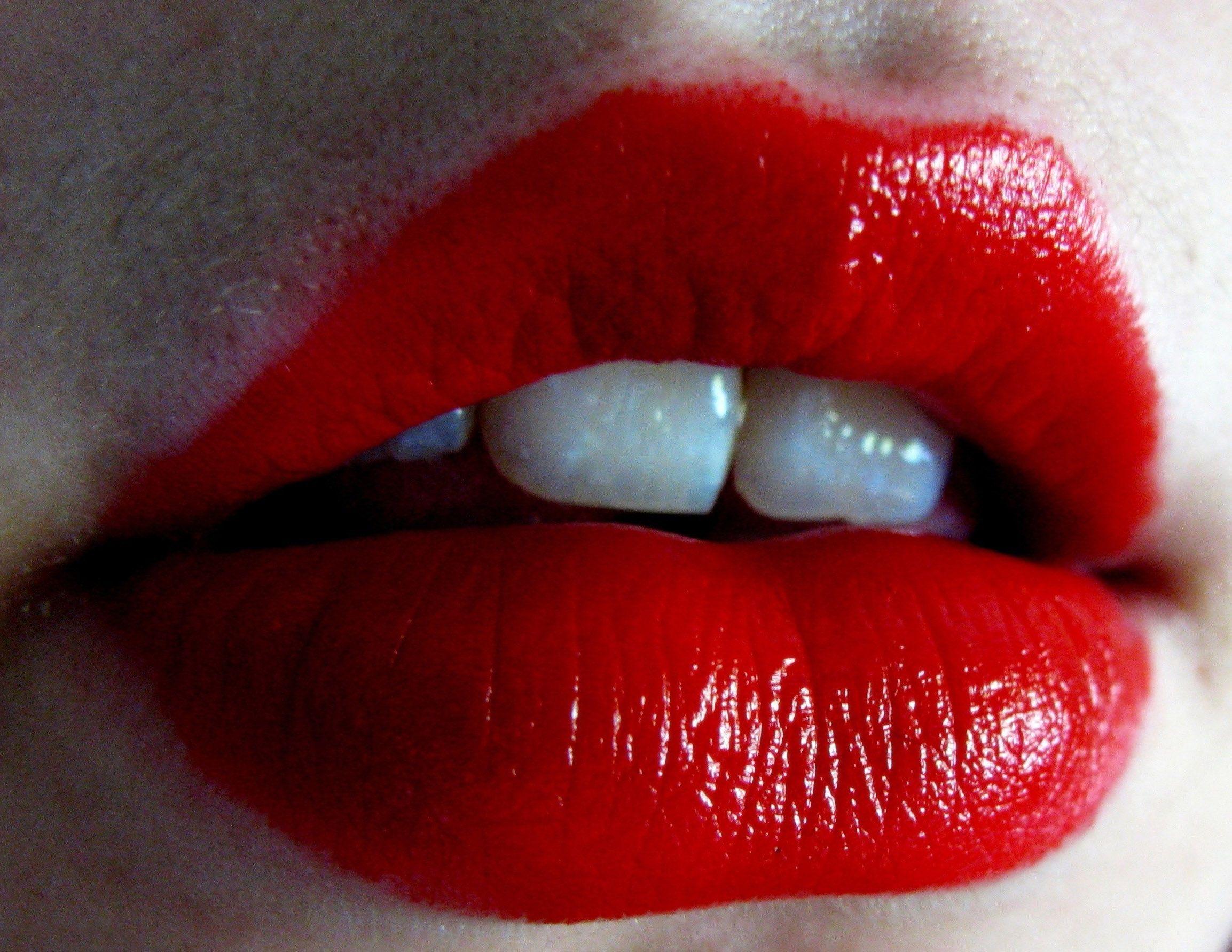 Red Lips Background Free Download