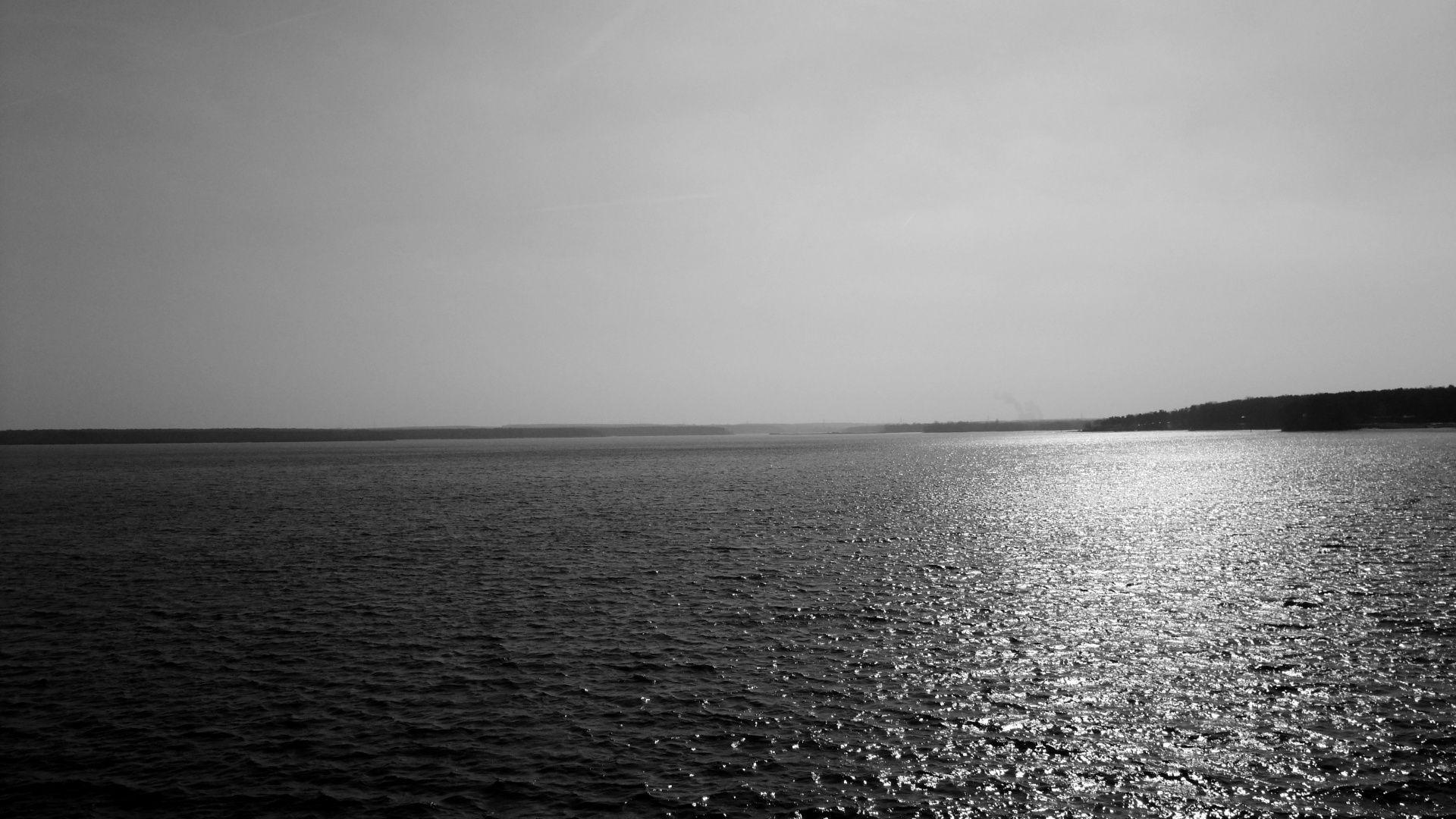 Grey and Picture for mobile and desktop