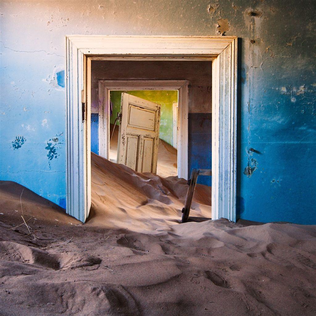 Desert Door HD Wallpaper