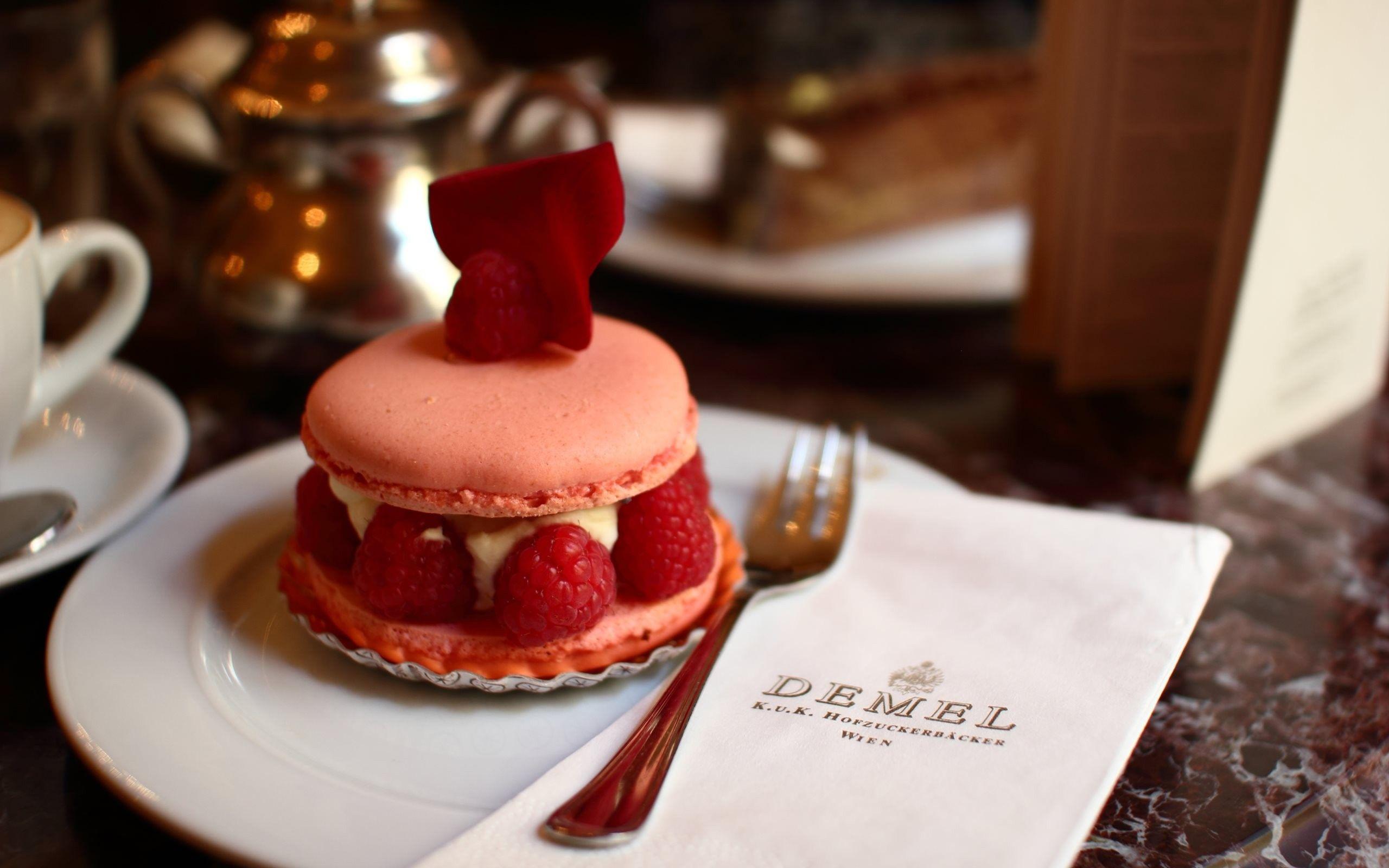 Tasty Raspberry Cake HD Wallpaper HD Wallpaper