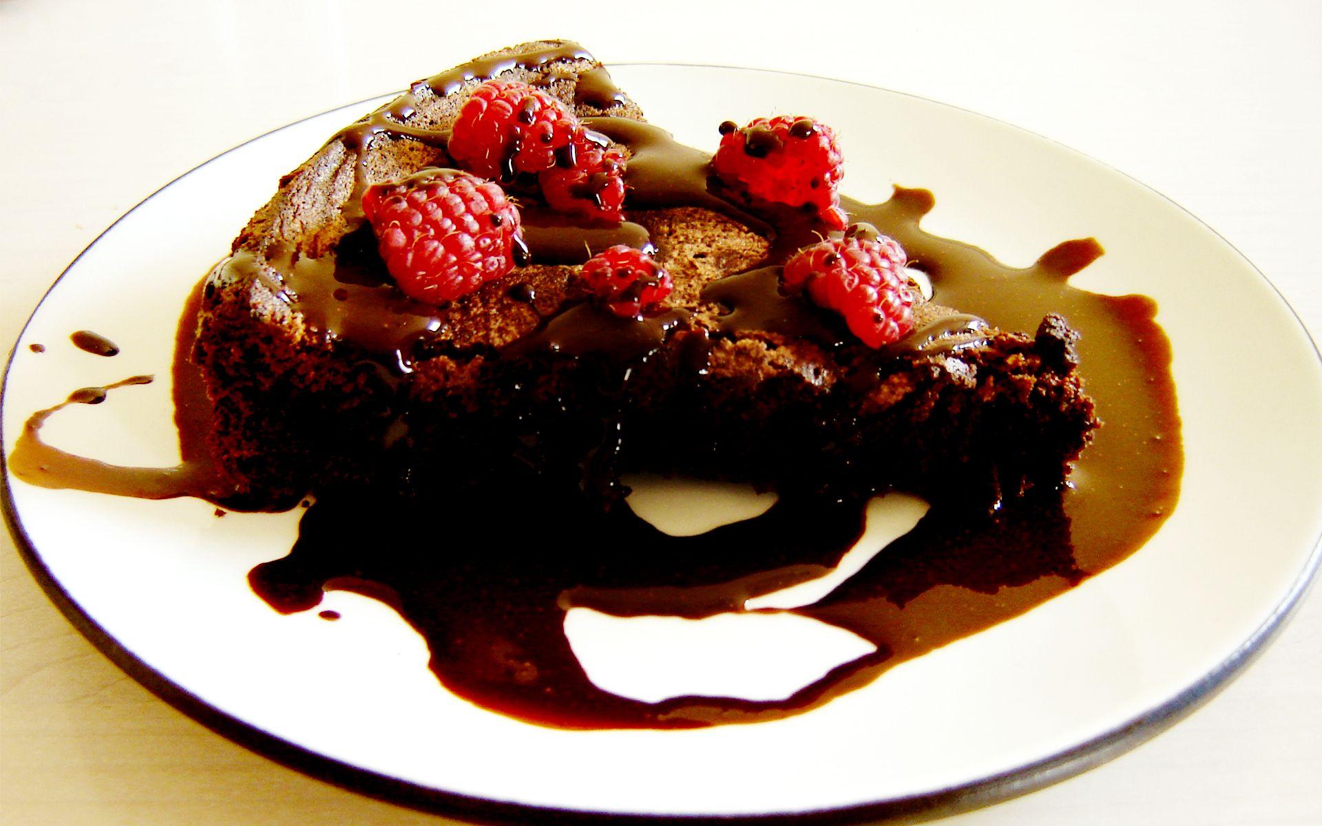 Download the Chocolate Raspberry Cake Wallpaper, Chocolate Raspberry