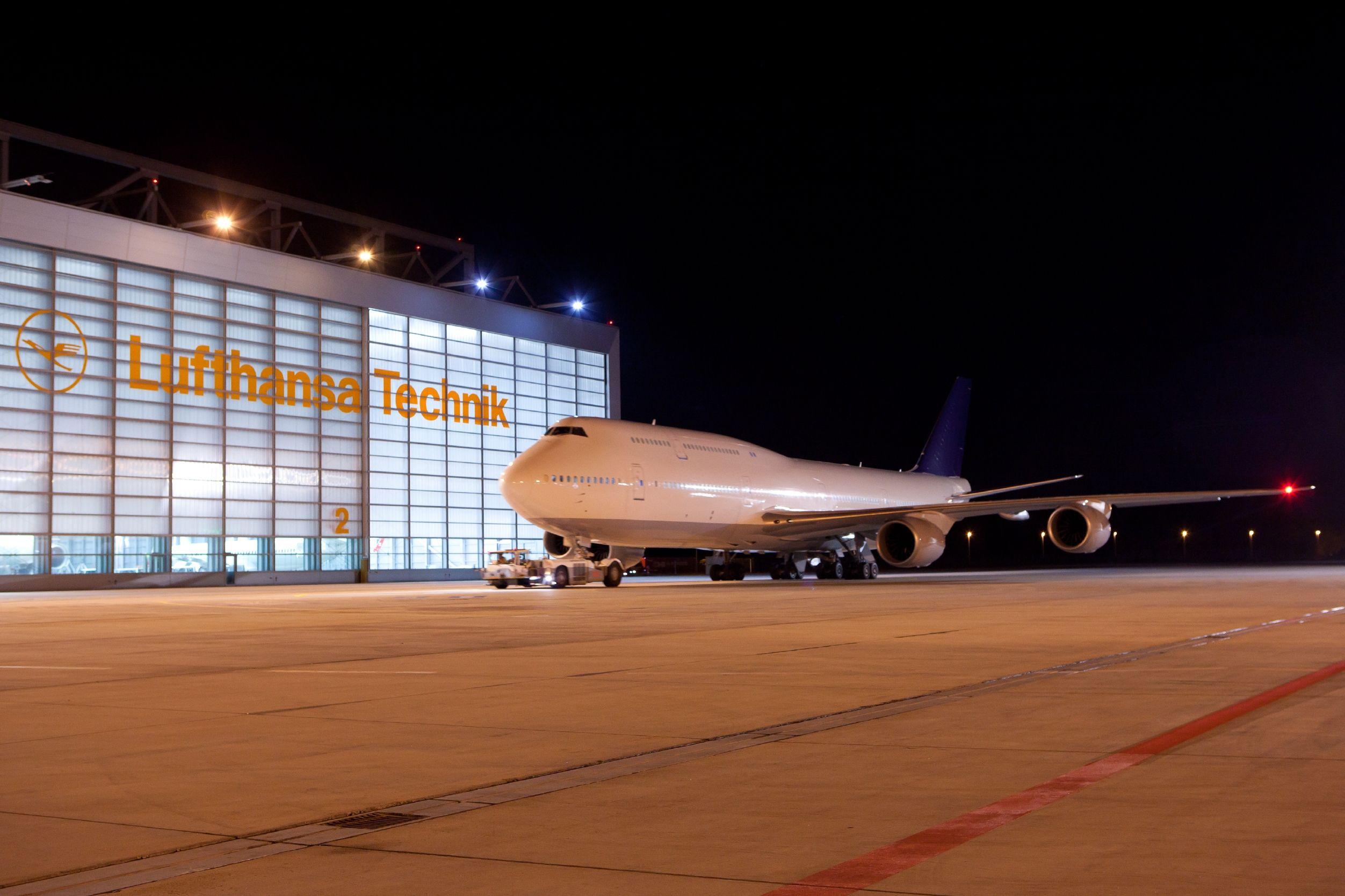 Photo Gallery: Lufthansa's Future Boeing 747 8 Intercontinental