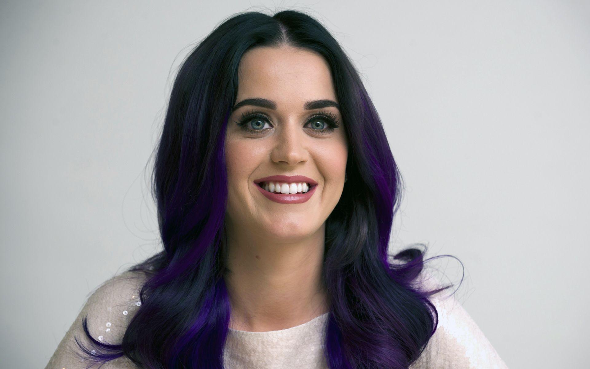Gorgeous Katy Perry Purple Hair Wallpaper Wallpaper