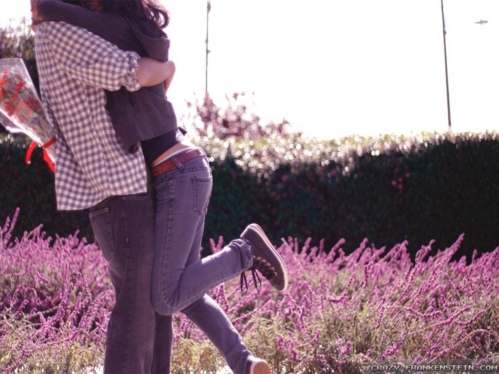 Cute Couple Hug Wallpaper Picture of Lovers Hugging 1024x768