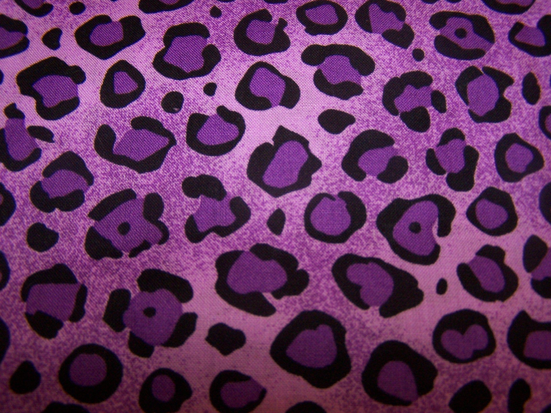 Фиолетовый леопард фон