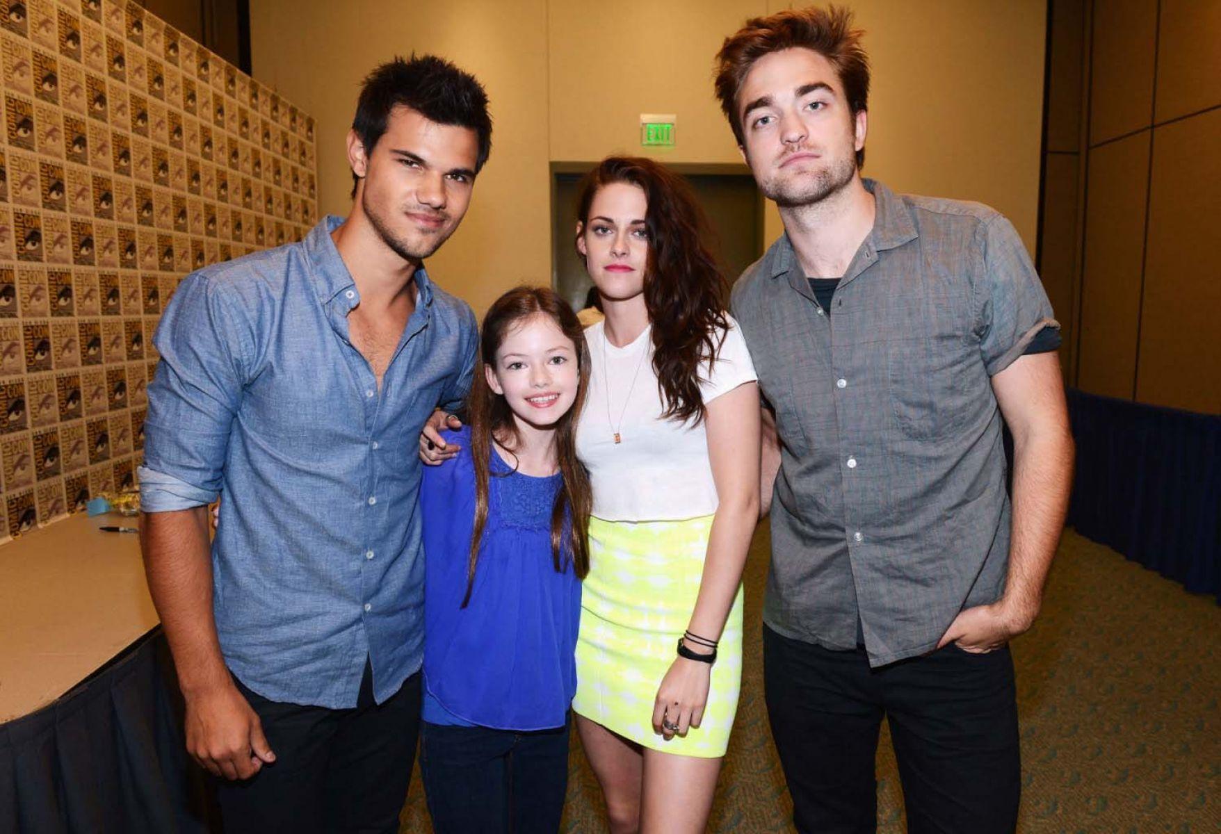 The Twilight Saga Breaking Dawn Part 2. HD Hollywood Actors