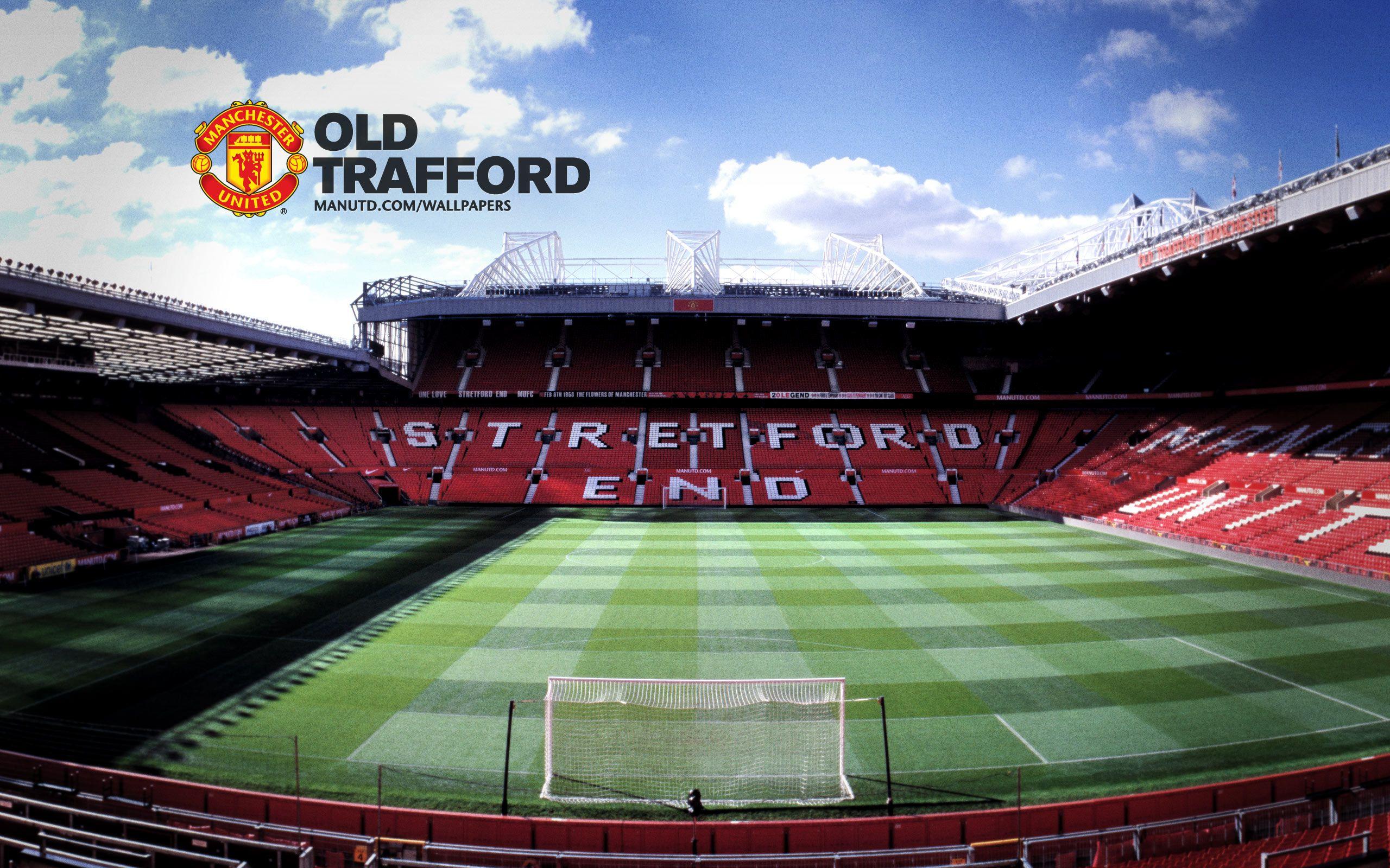 Mang đến cho bạn cơ hội được đắm mình trong không gian của sân Old Trafford của đội bóng Manchester United. Hình nền sân bóng mang đậm tính biểu tượng với những dòng chữ lóng lánh chào đón bạn đến với thế giới bóng đá huyền thoại.