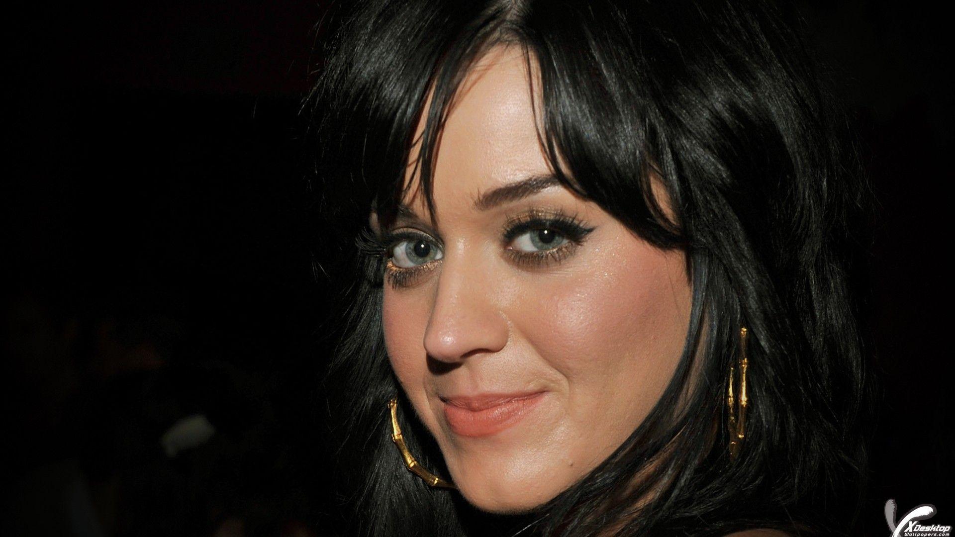Katy Perry Face Closeup Smiling Pink Lips Wallpaper