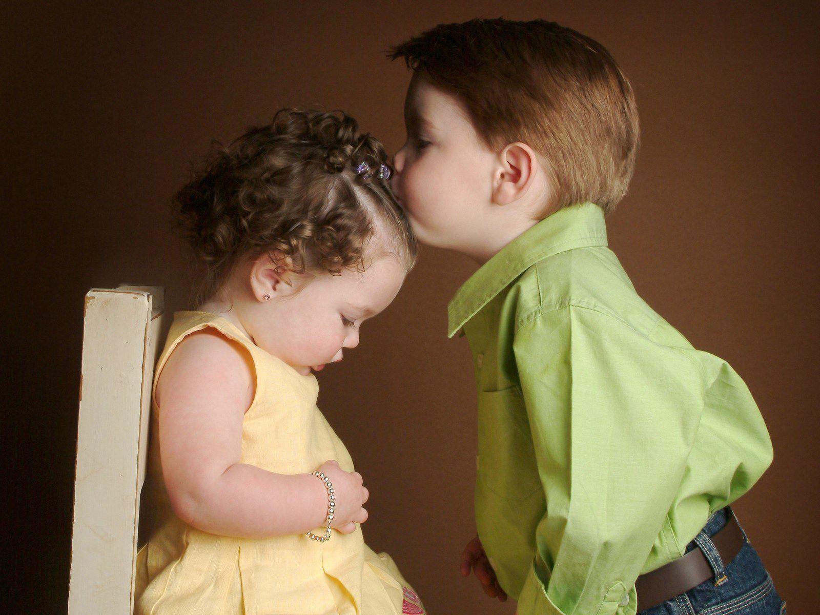 Baby Kiss Wallpapers | the cute baby wallpaper
