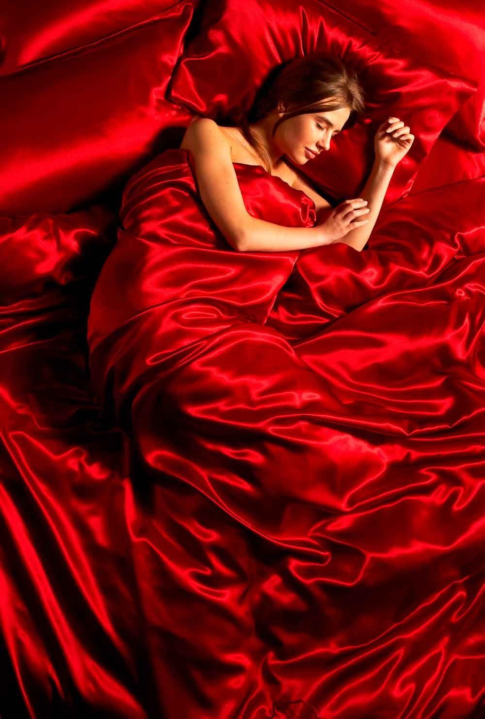 red satin #sheets complete with matching satin pillows