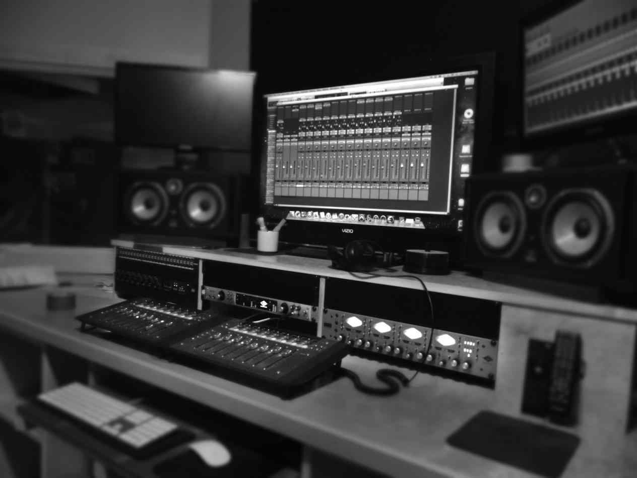 Recording Studio Wallpaper (Picture)