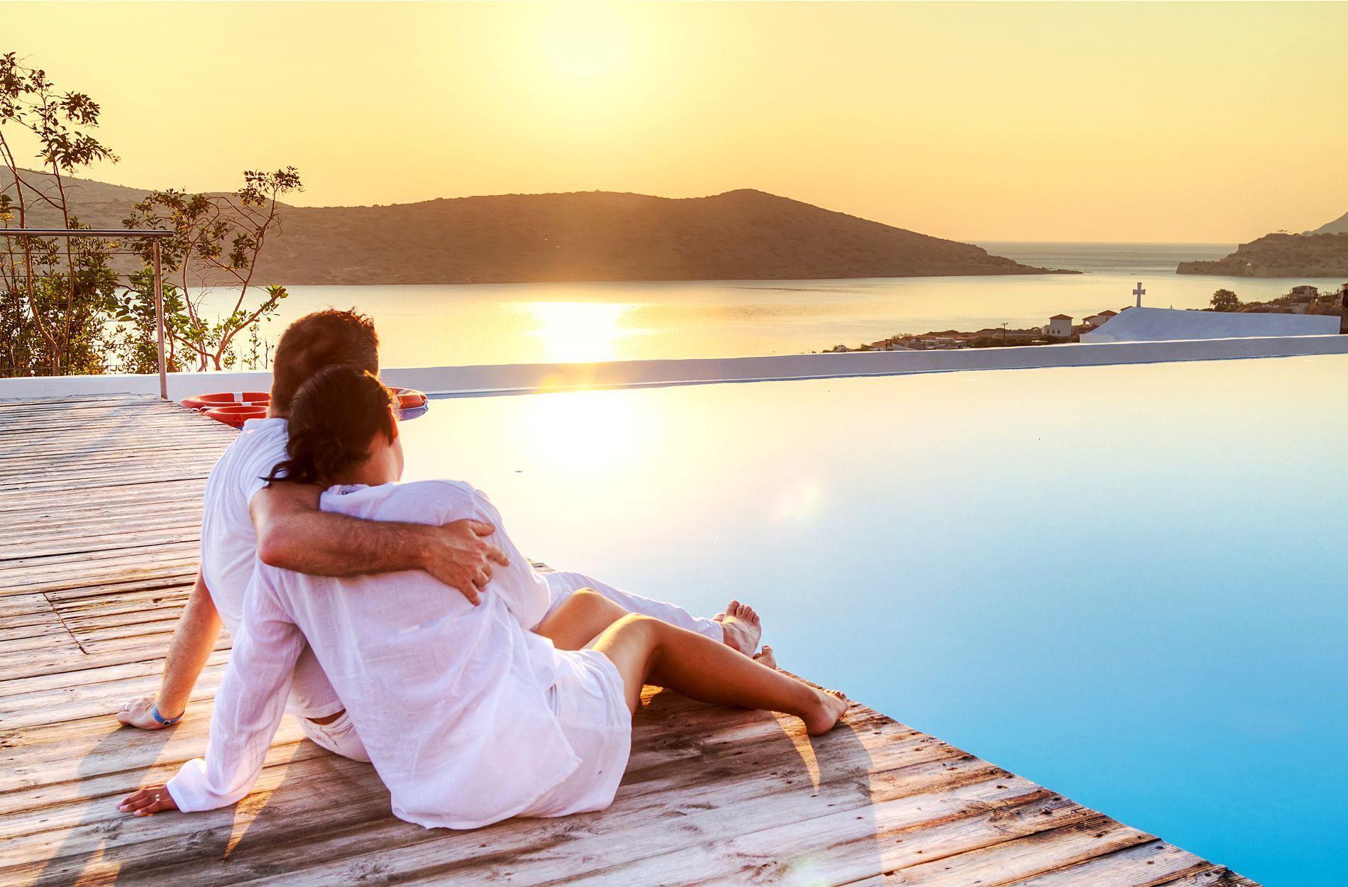 Download Love Romantic Wallpaper