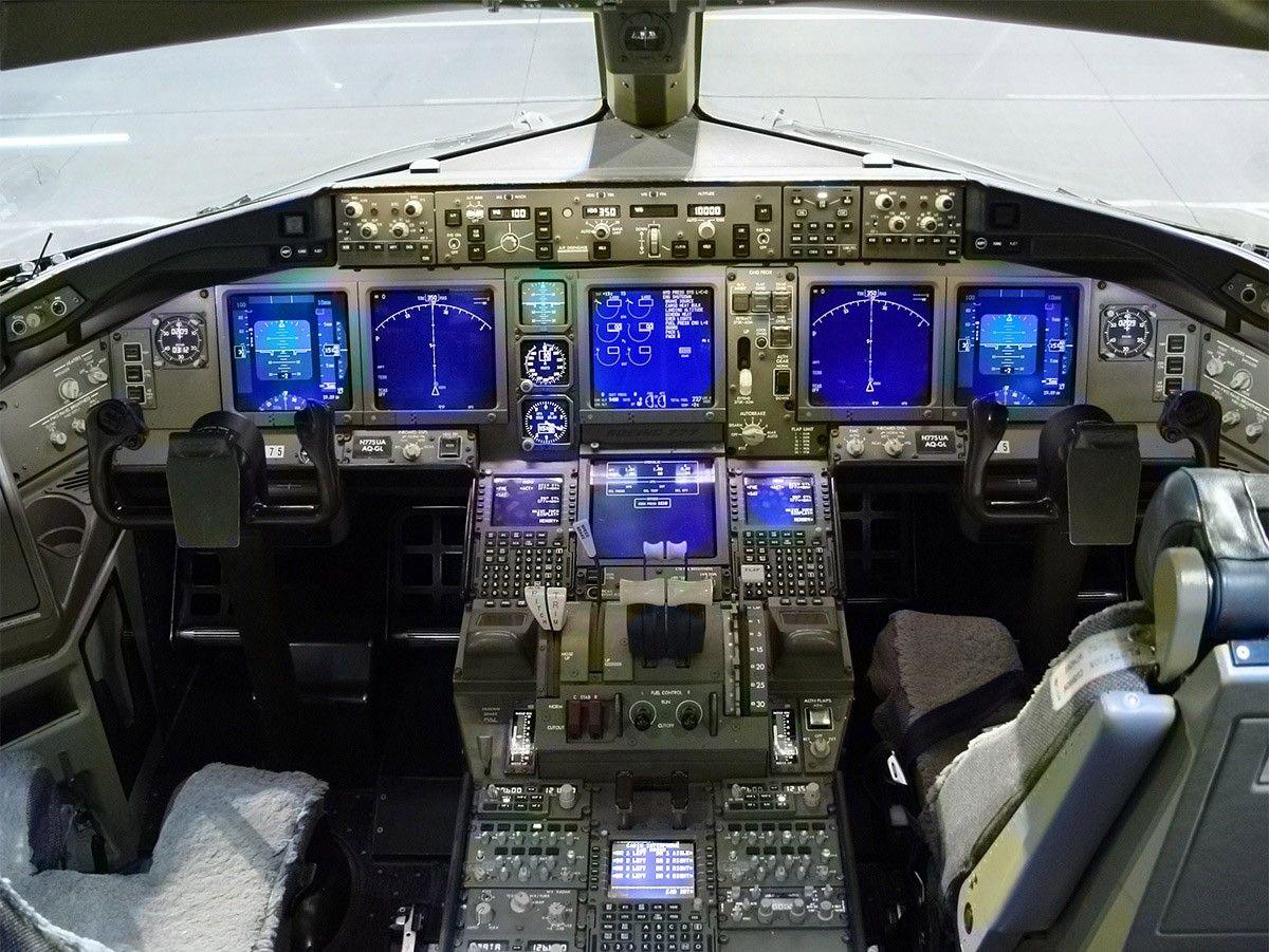 777 cockpit layout
