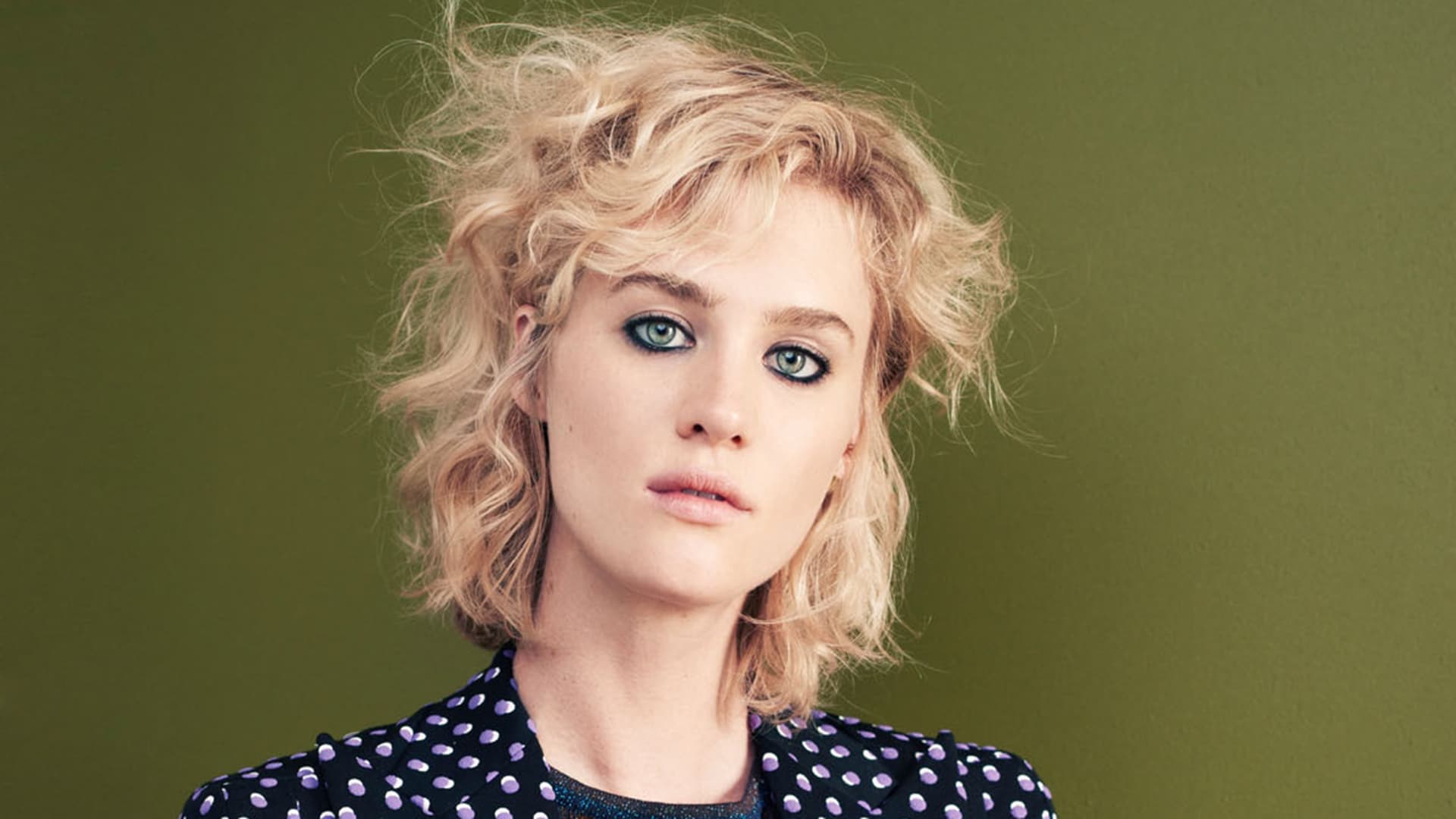 Mackenzie Davis Full HD Wallpaper and Background Imagex1080