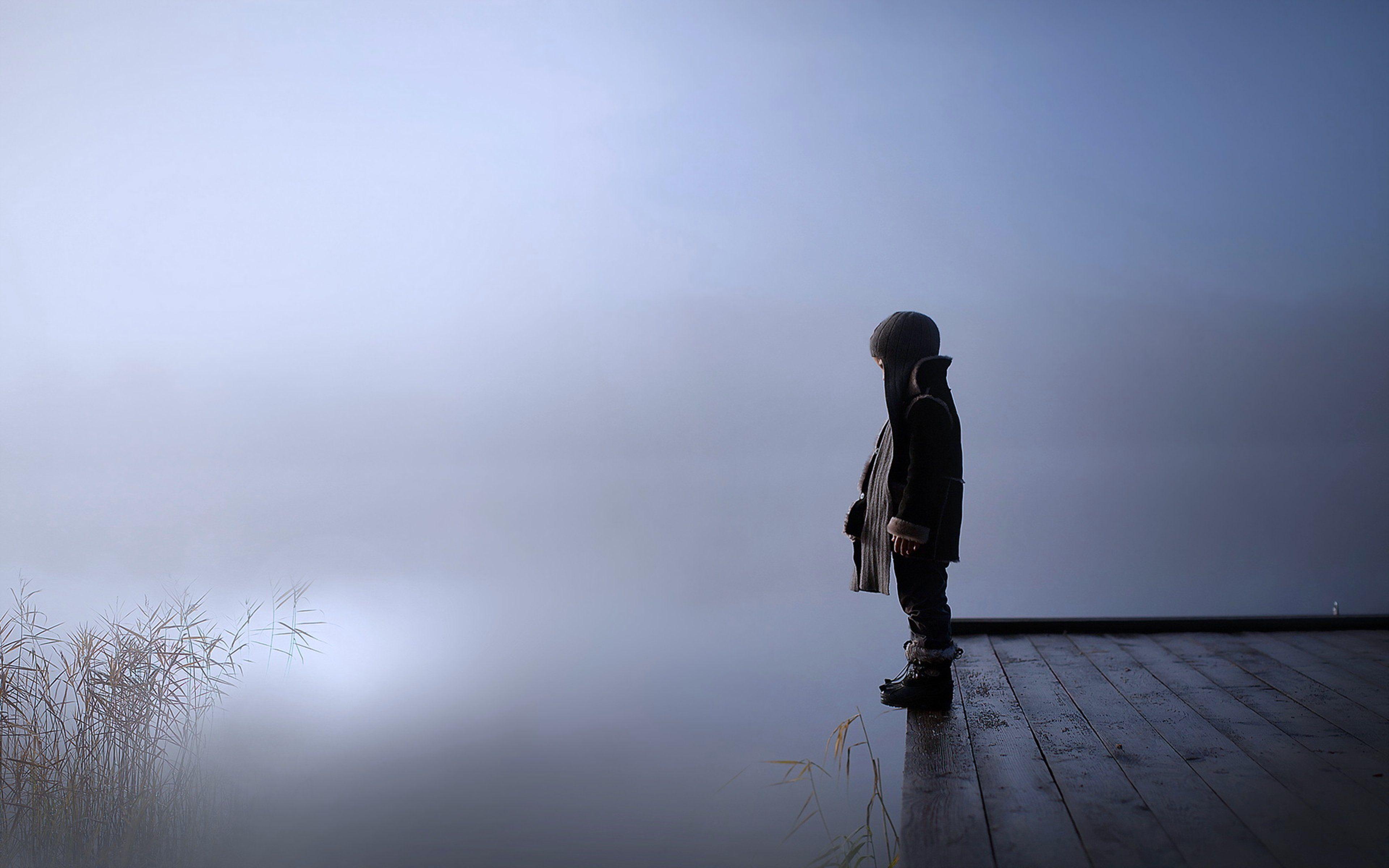Kids children sad lonely fog lakes alone cold winter pain look wallpaperx2400