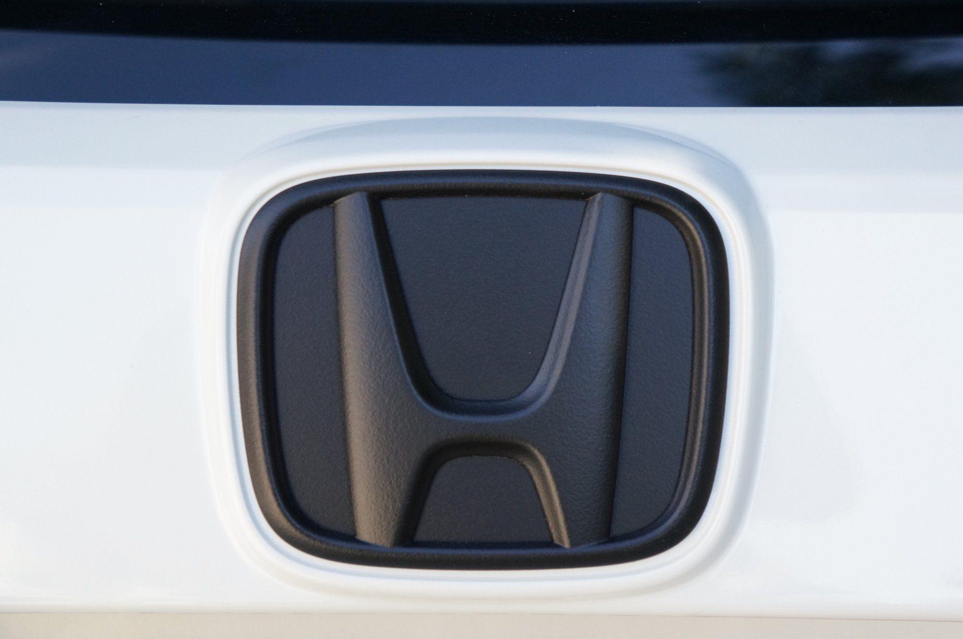 Plasti Dipped My 2017 Honda Civic Hatchback Emblem. Honda