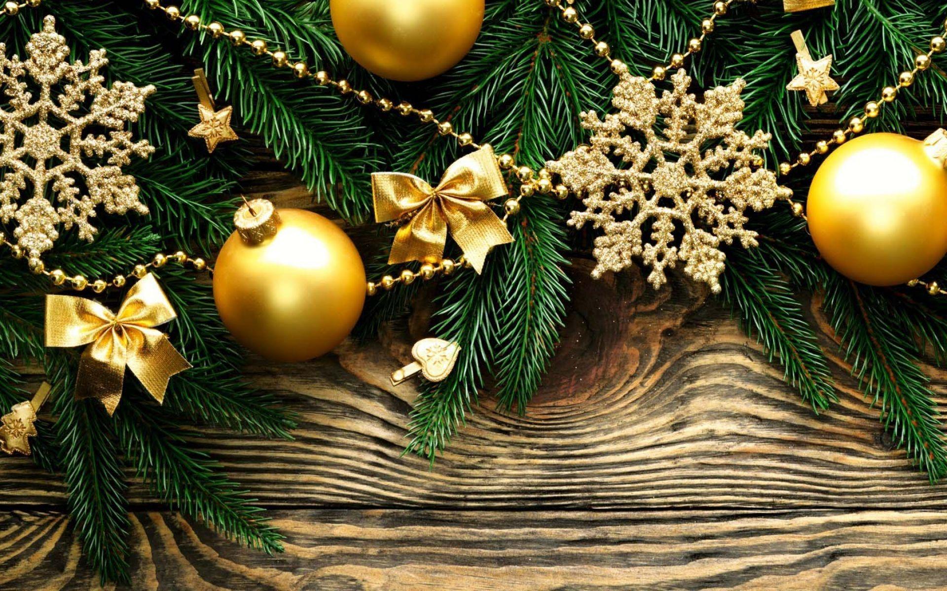 Christmas Balls With Gold And Snowflakes Wallpaper. HD