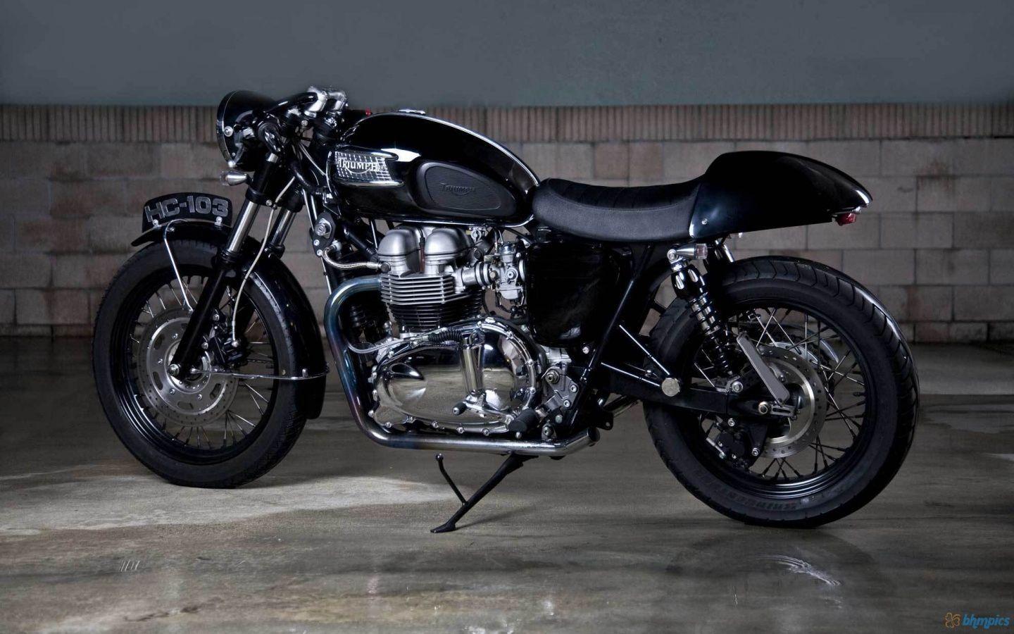 Triumph Bonneville Cafe Racer Wallpaper