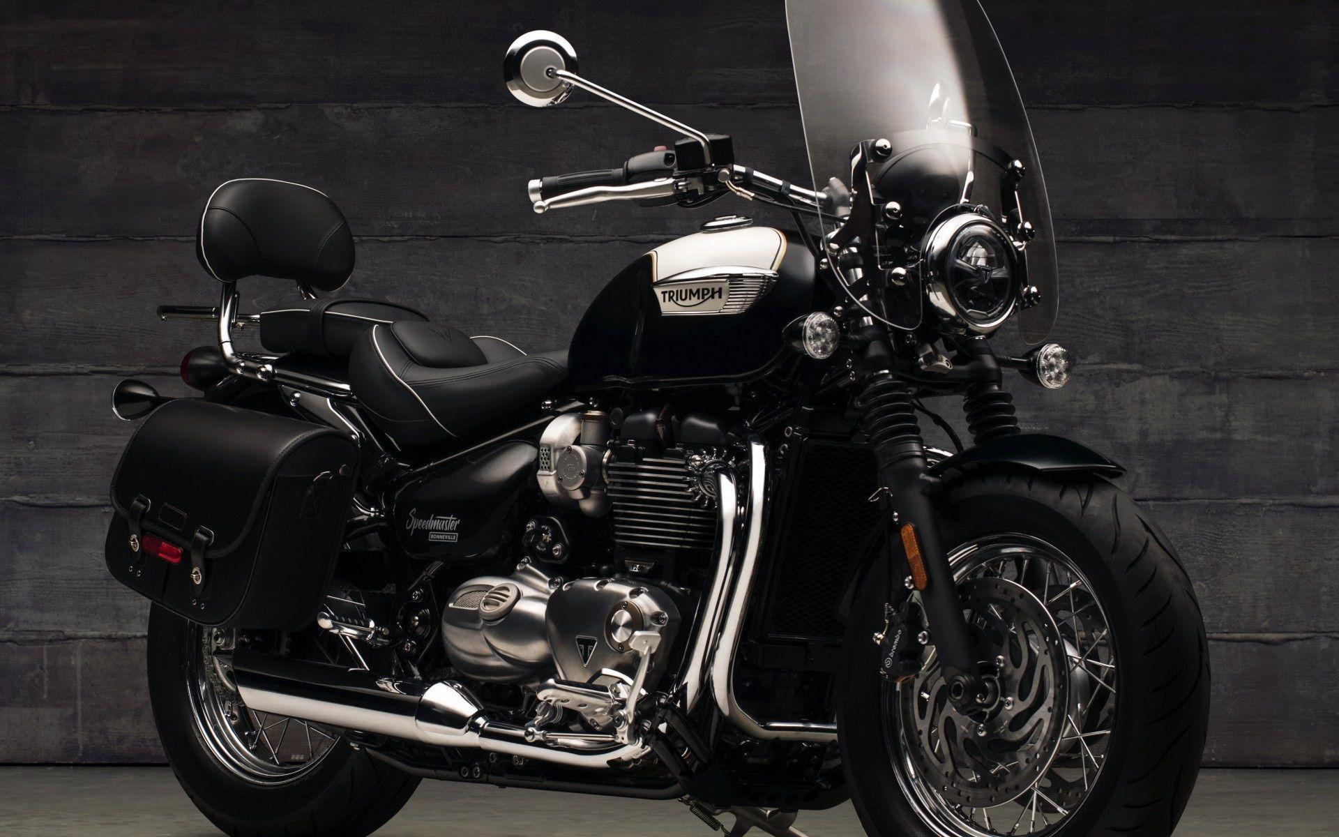 Triumph royal and classic looks bike HD wallpaper. HD Wallpaper Rocks