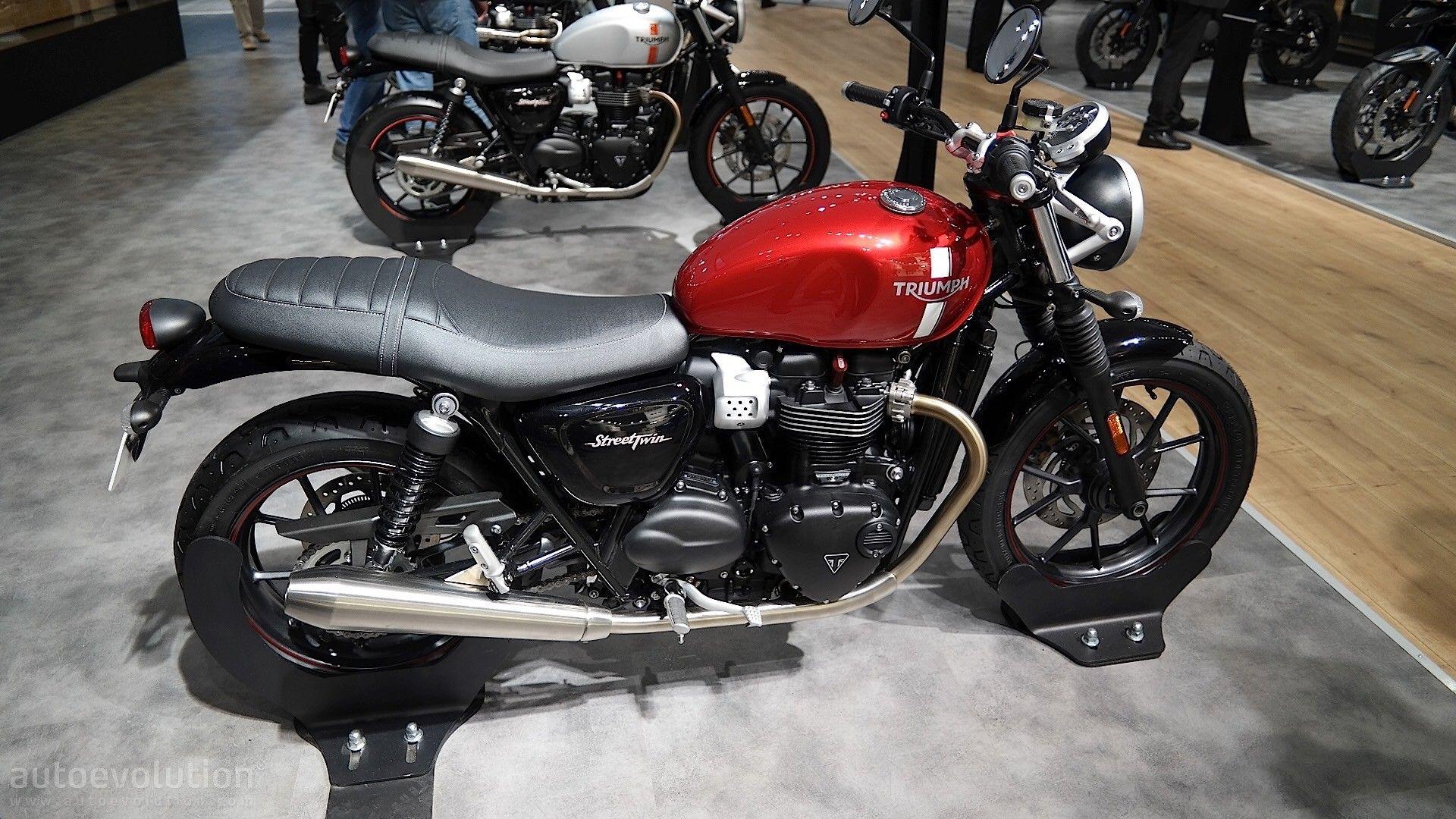 EICMA 2015: Triumph Street Twin Epitomizes Simplicity, Classic Looks