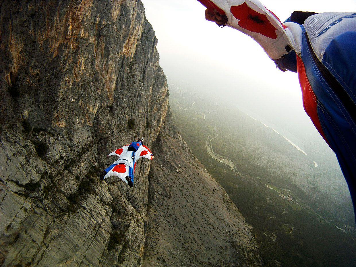 Wingsuit flying