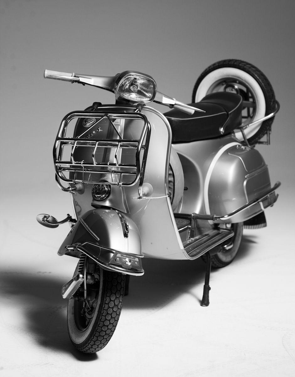Old Vespa. Vespa wallpaper. Vespa and Vespa girl