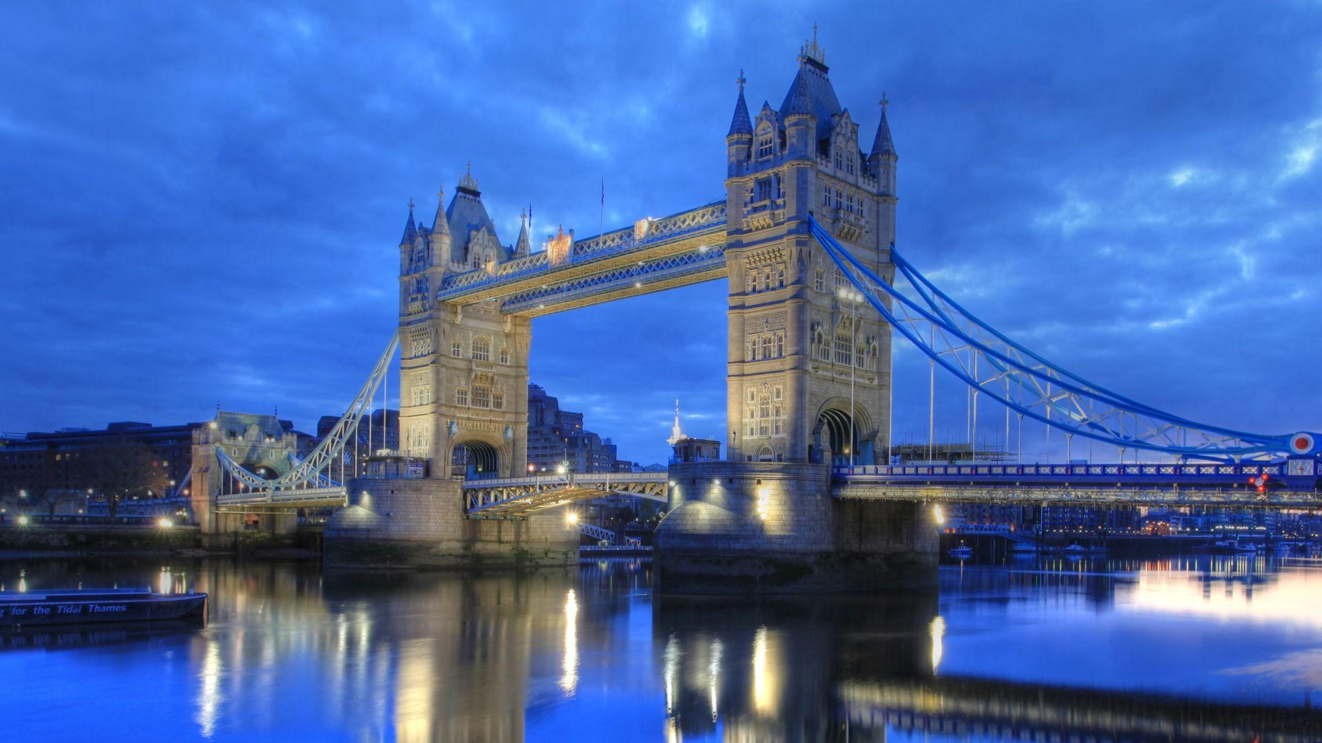 Tower Bridge in London Full HD Wallpaper