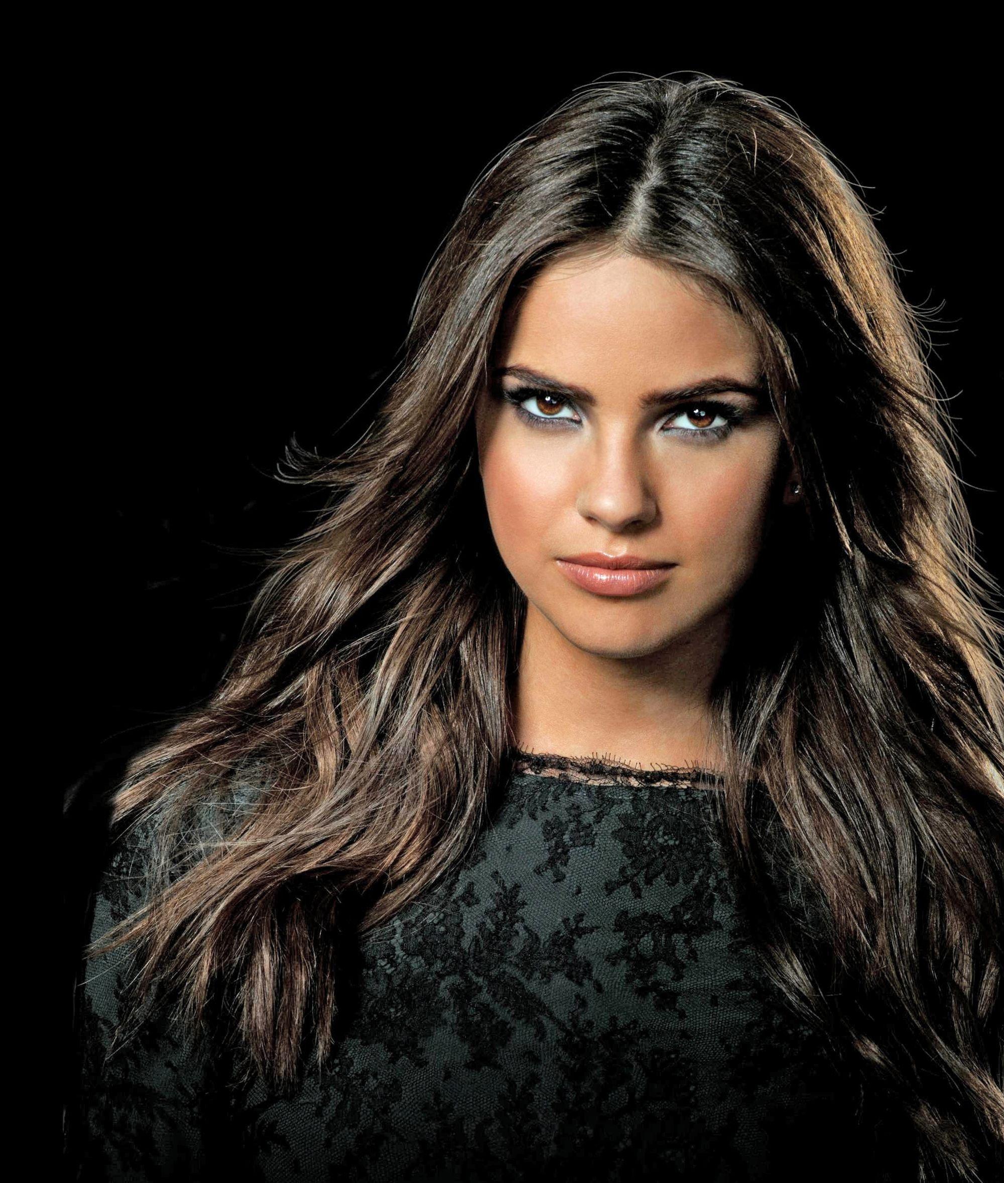 Shelley Hennig Wallpaper High Resolution and Quality Download