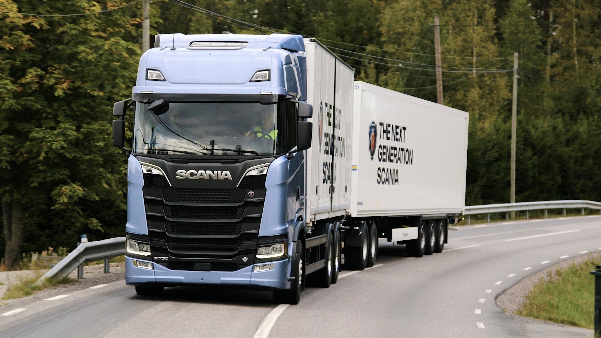 Transport writers take Scania's New Truck Generation out on the road