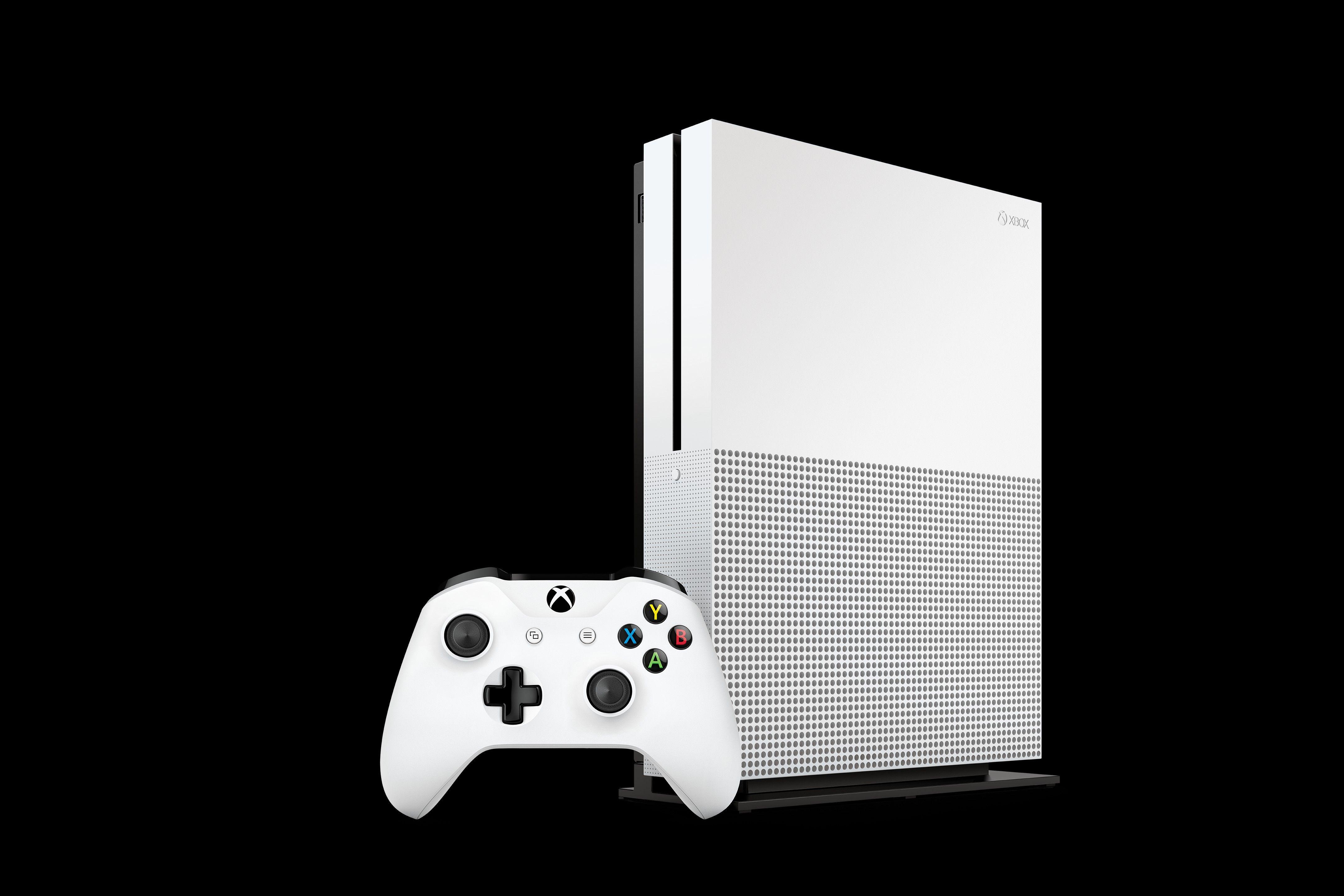Check Out the Xbox One S and the New Xbox Design Labs Controllers