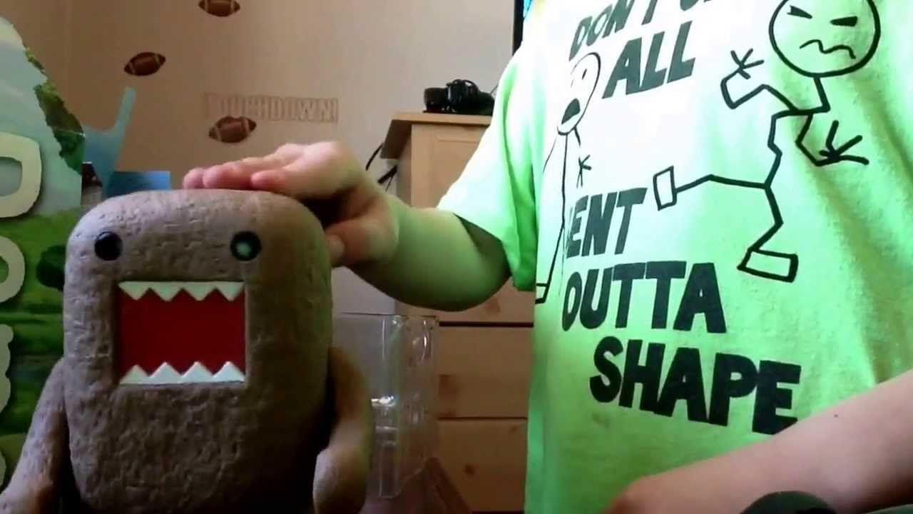 Unboxing domo BobbleHead with background