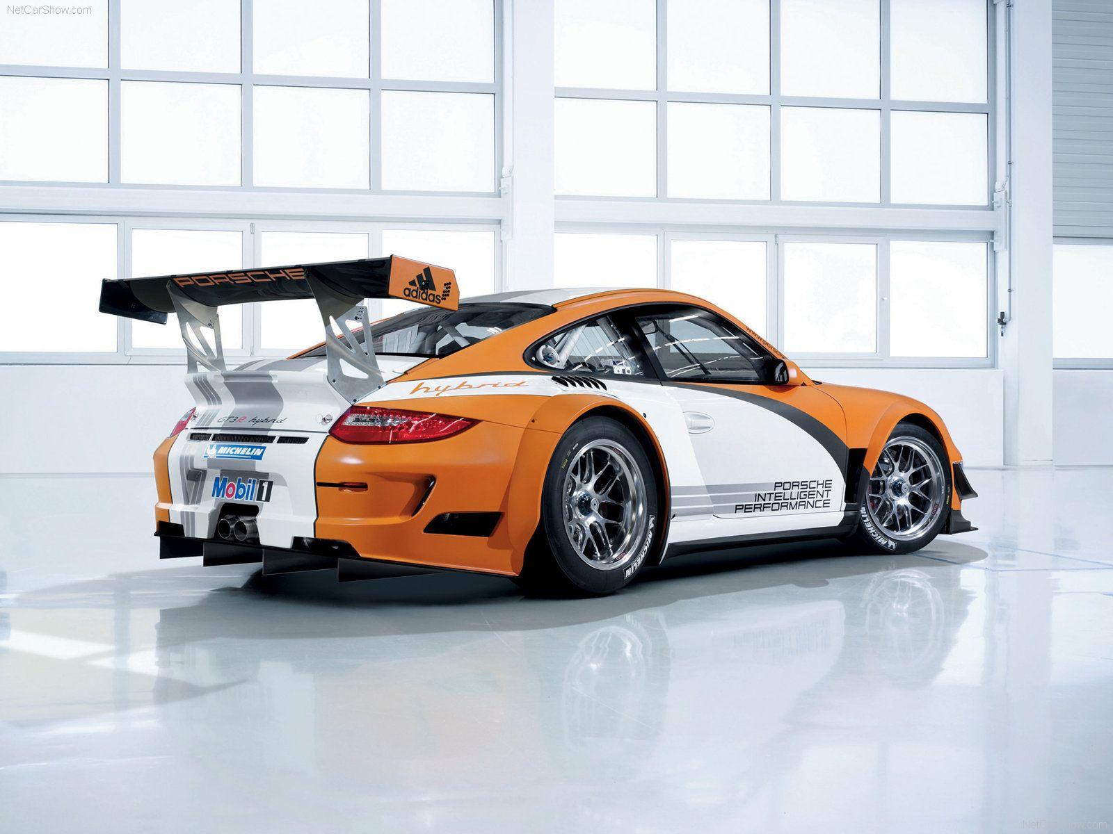 Orange Porsche 911 GT3 R Hybrid wallpaper