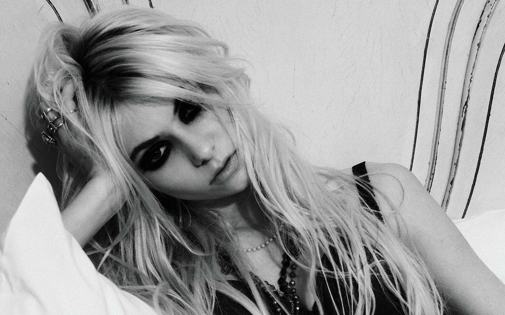 Taylor Momsen HD Desktop Wallpaperwallpaper.net