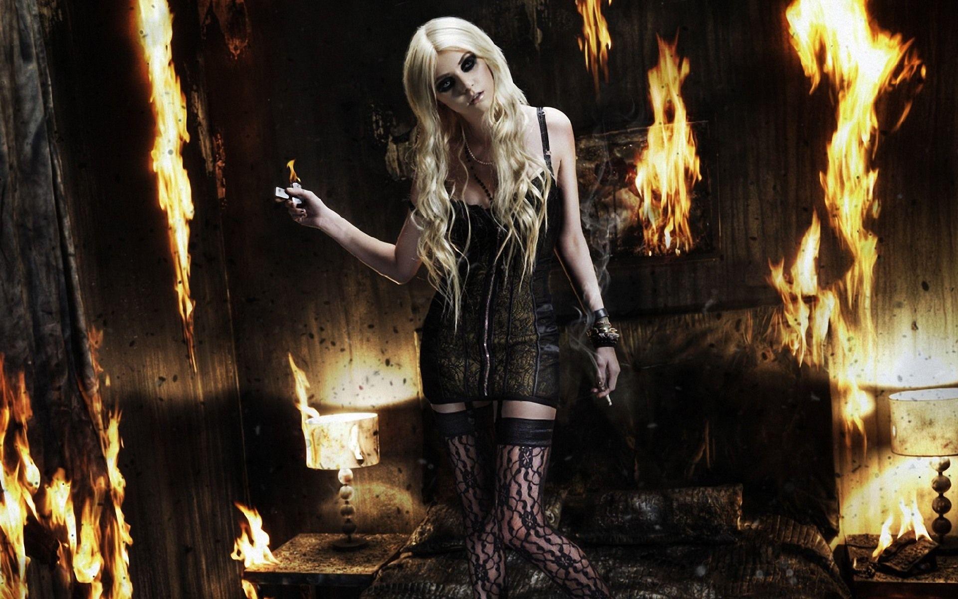 Wallpapers Taylor Momsen - Wallpaper Cave