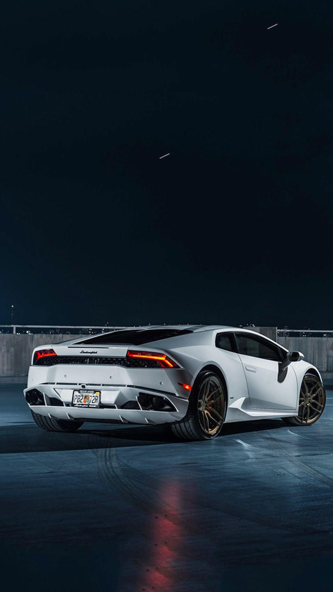 Lamborghini In Night #iPhone #wallpaper. iPhone 8 wallpaper